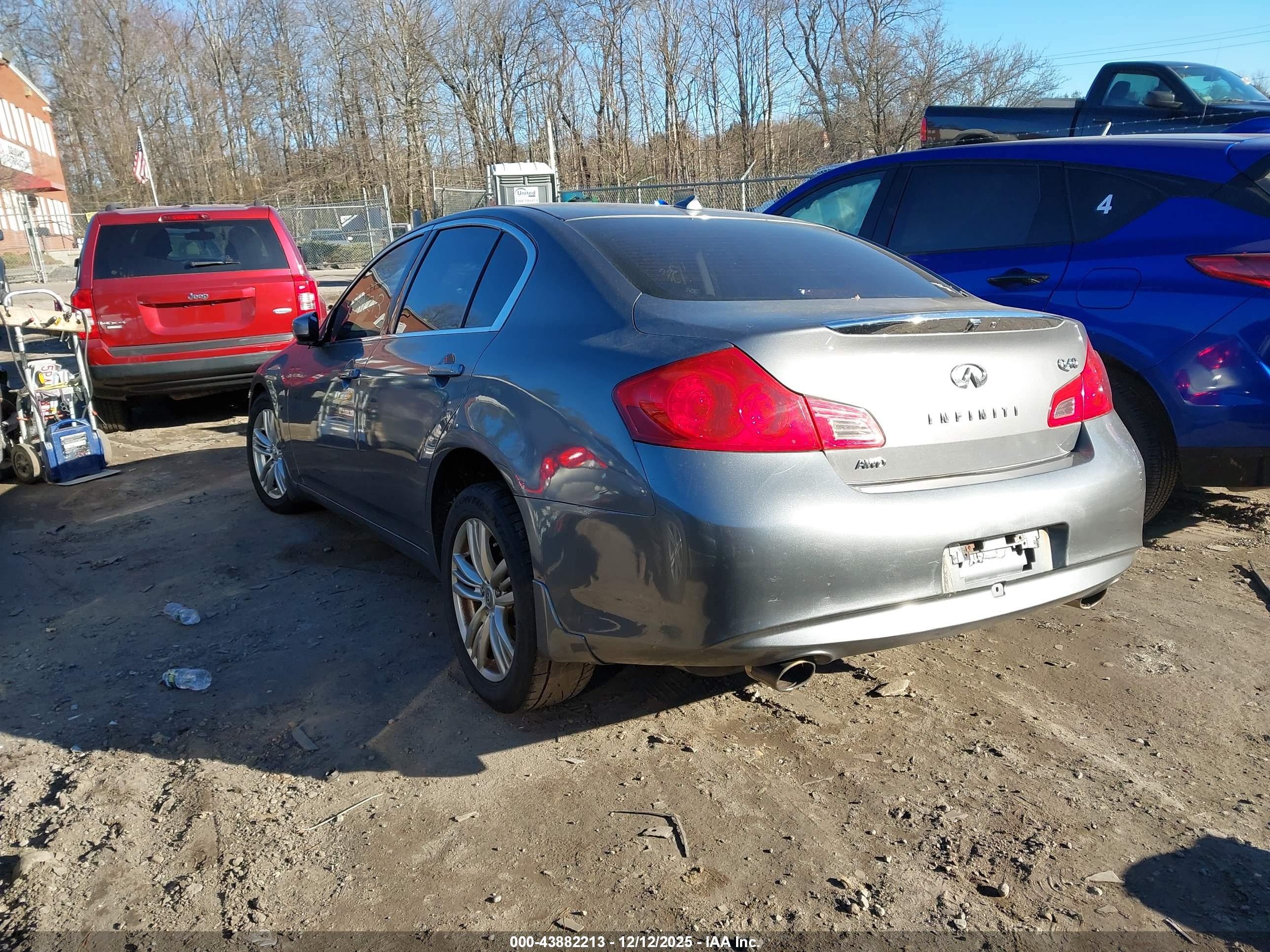 INFINITI Q40 image 3