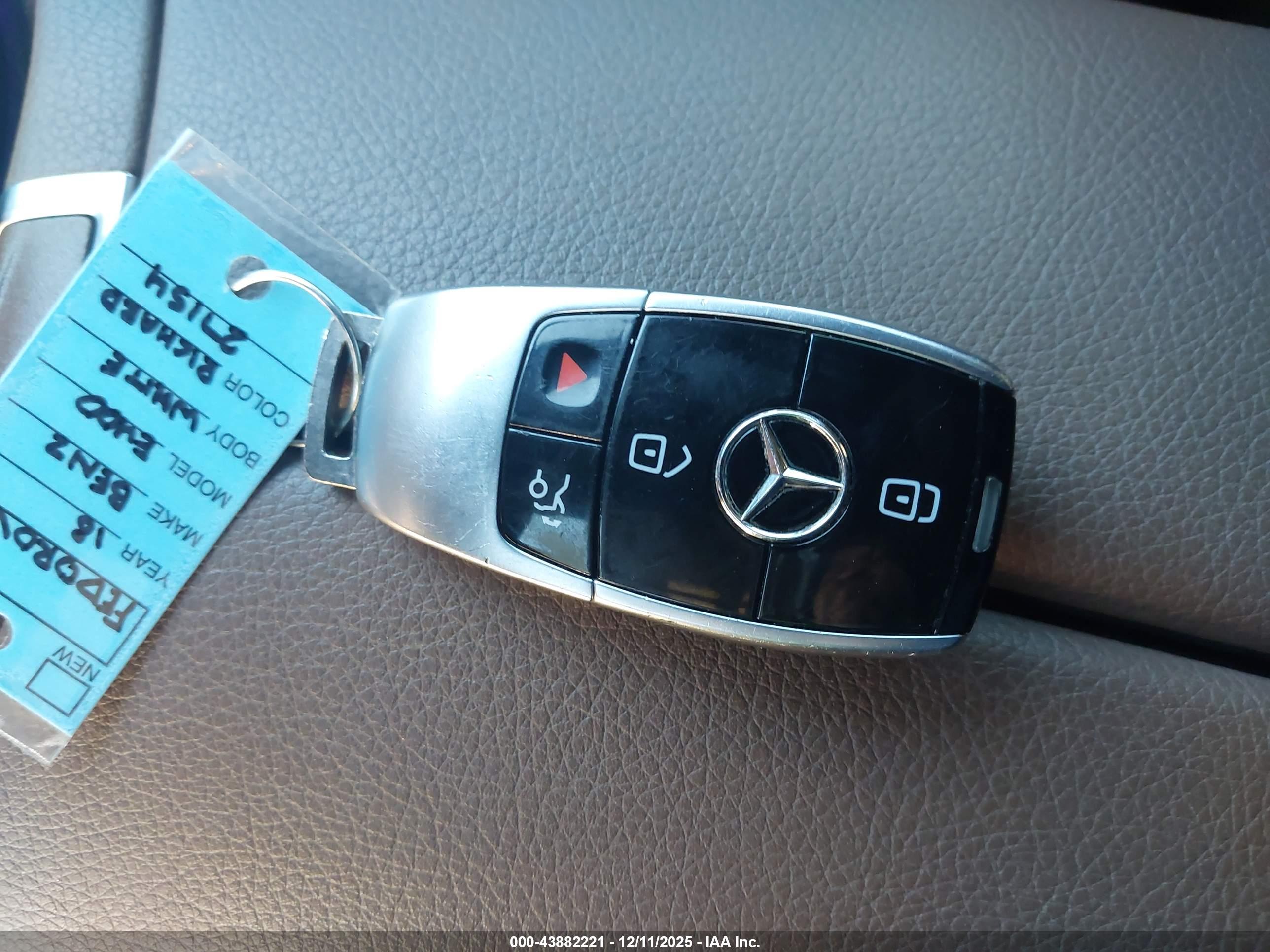 MERCEDES-BENZ E image 11