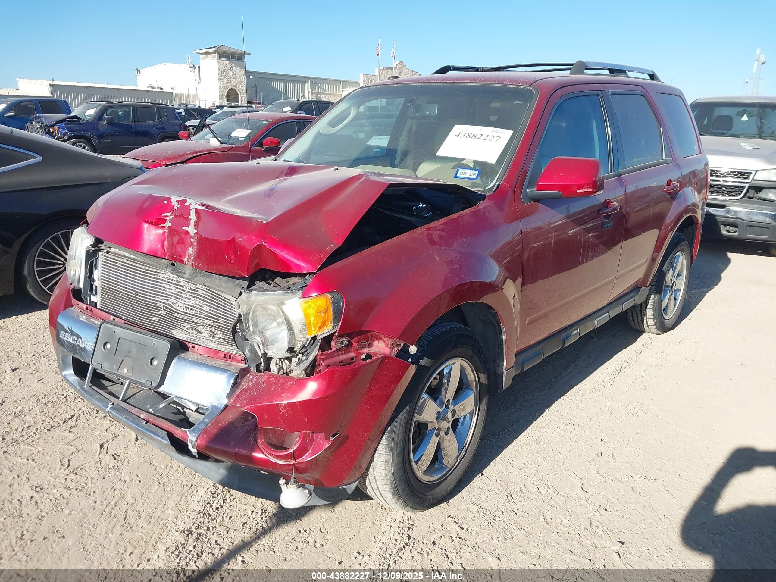 FORD ESCAPE image 2