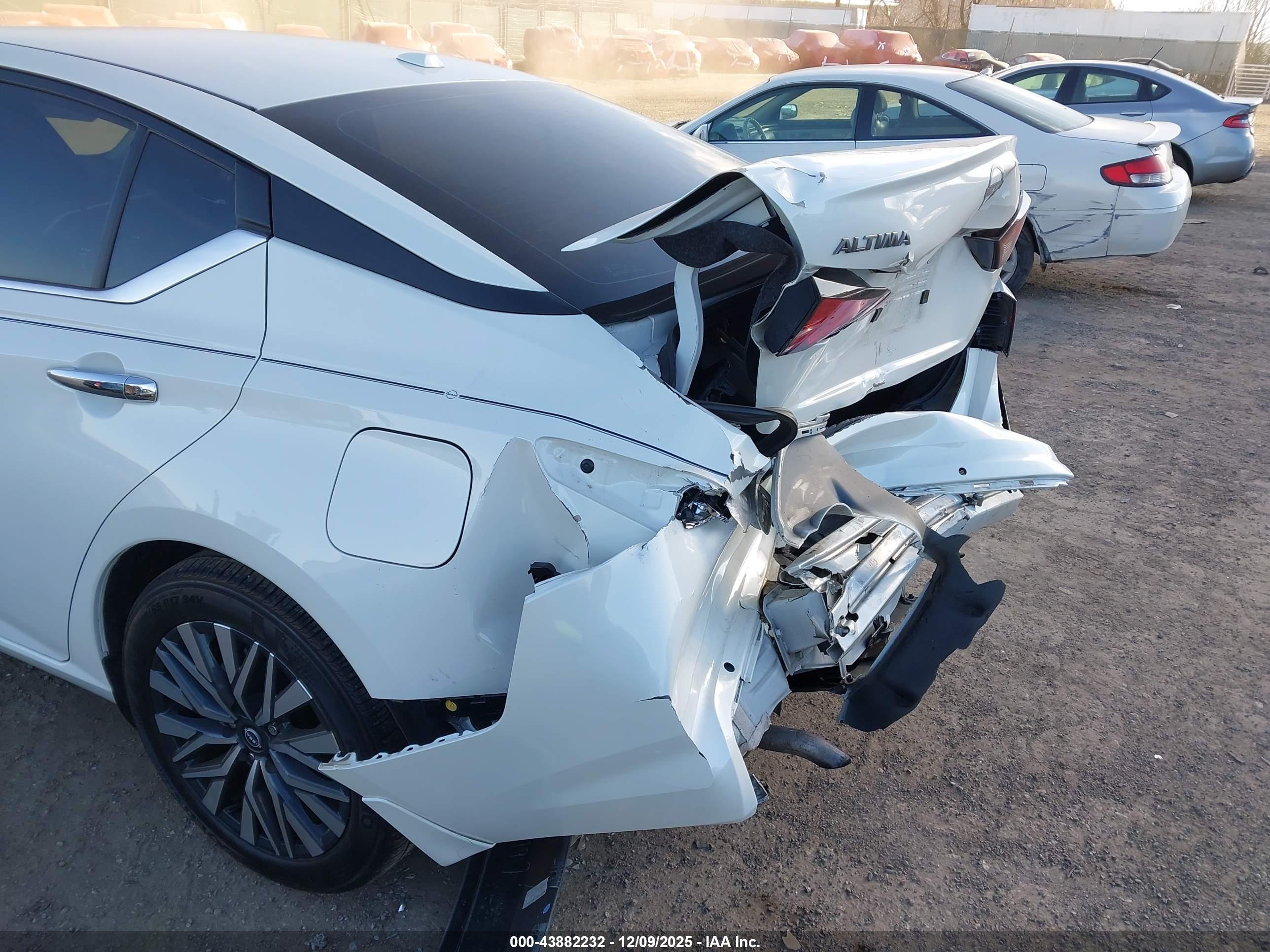NISSAN ALTIMA image 6