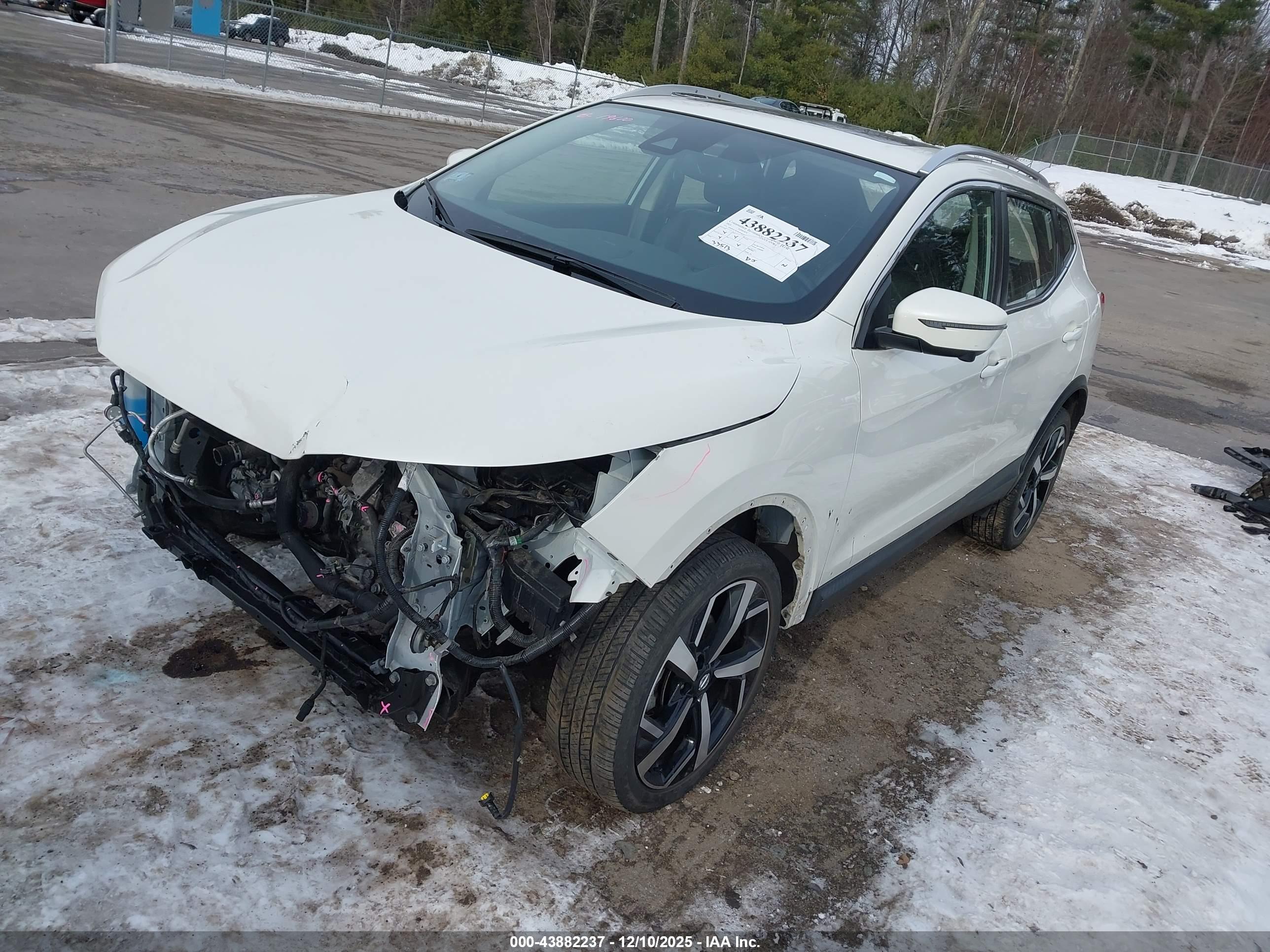 NISSAN ROGUE image 2