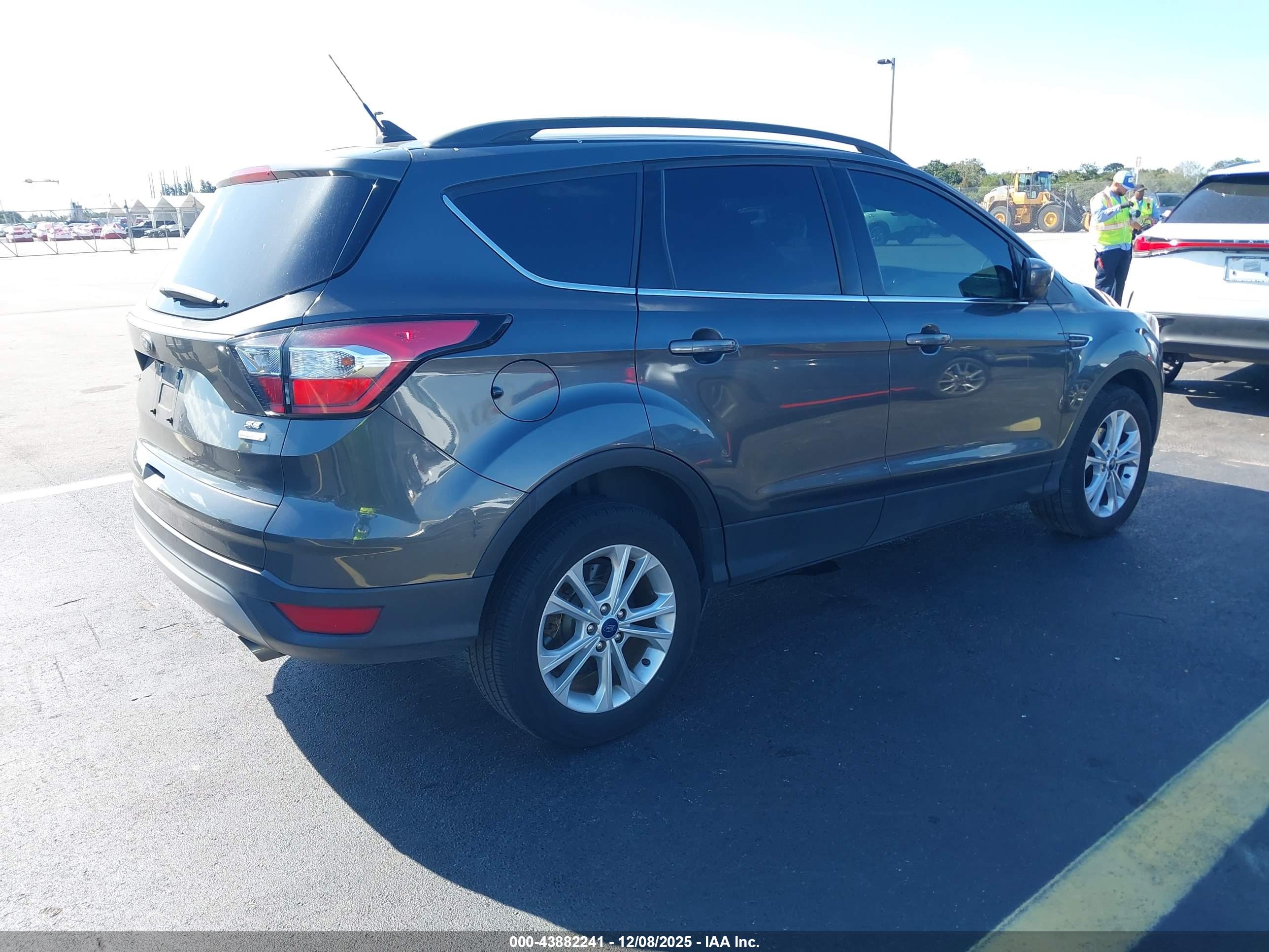 FORD ESCAPE image 4