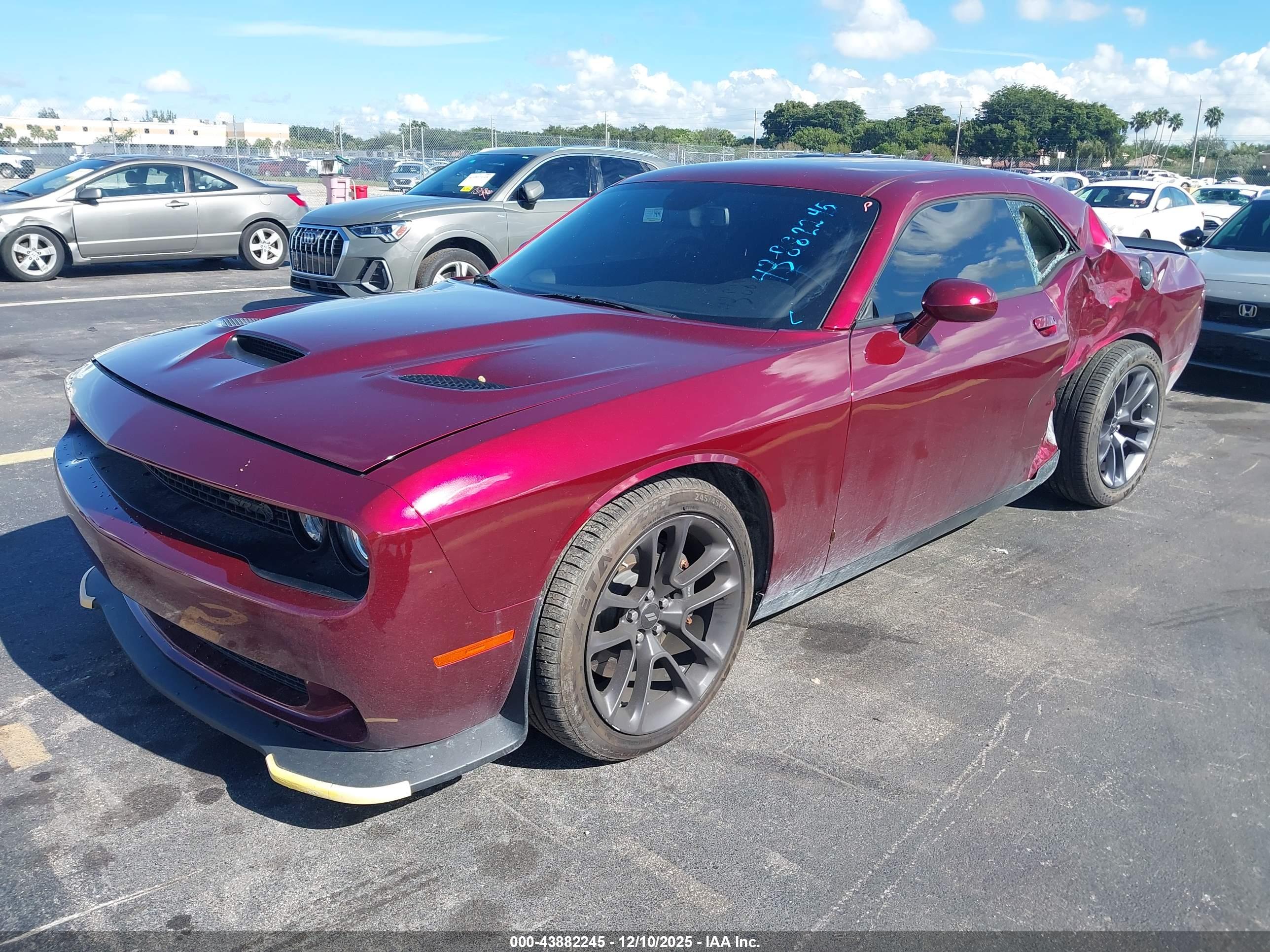 DODGE CHALLENGER image 2