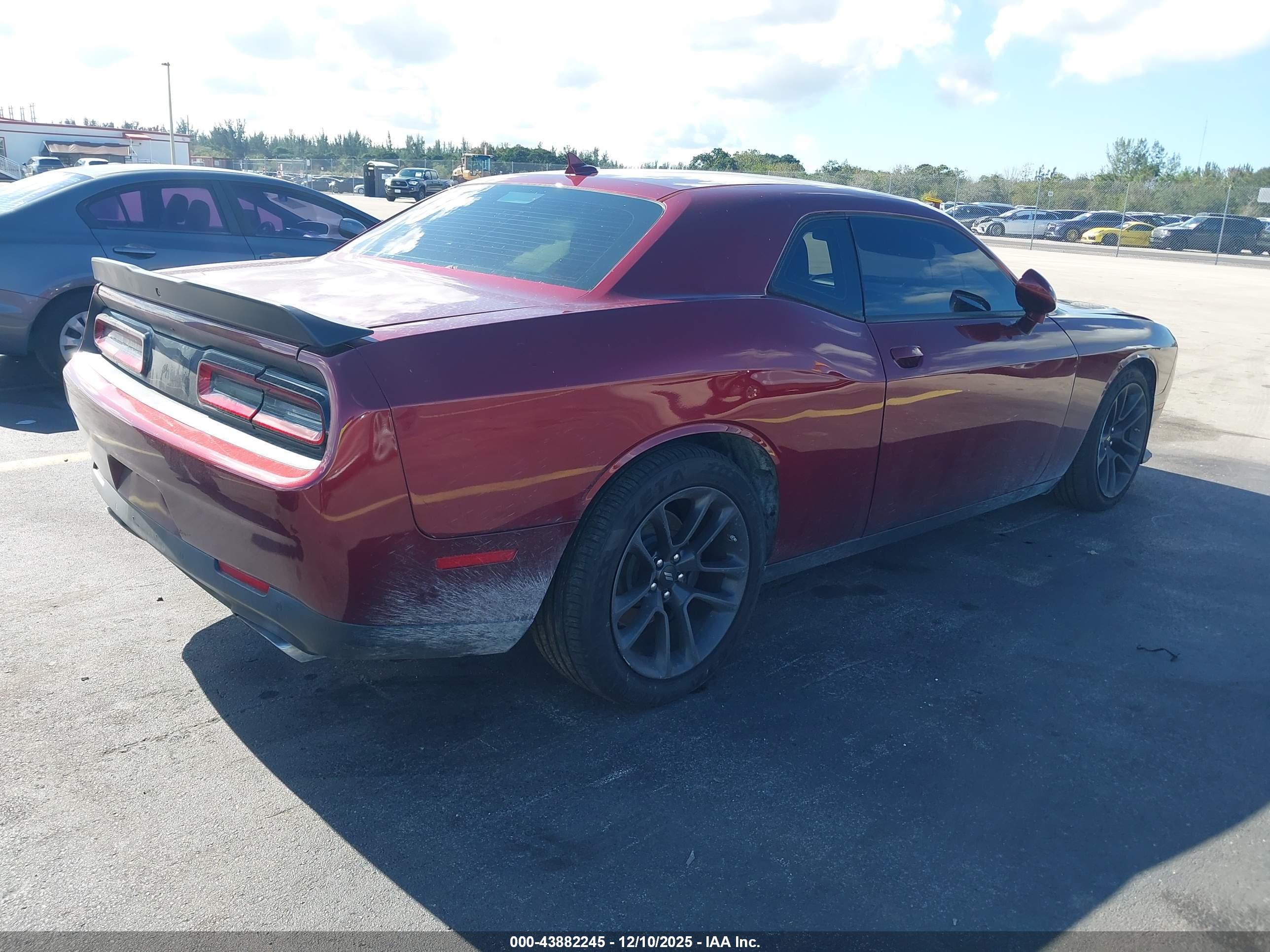DODGE CHALLENGER image 4