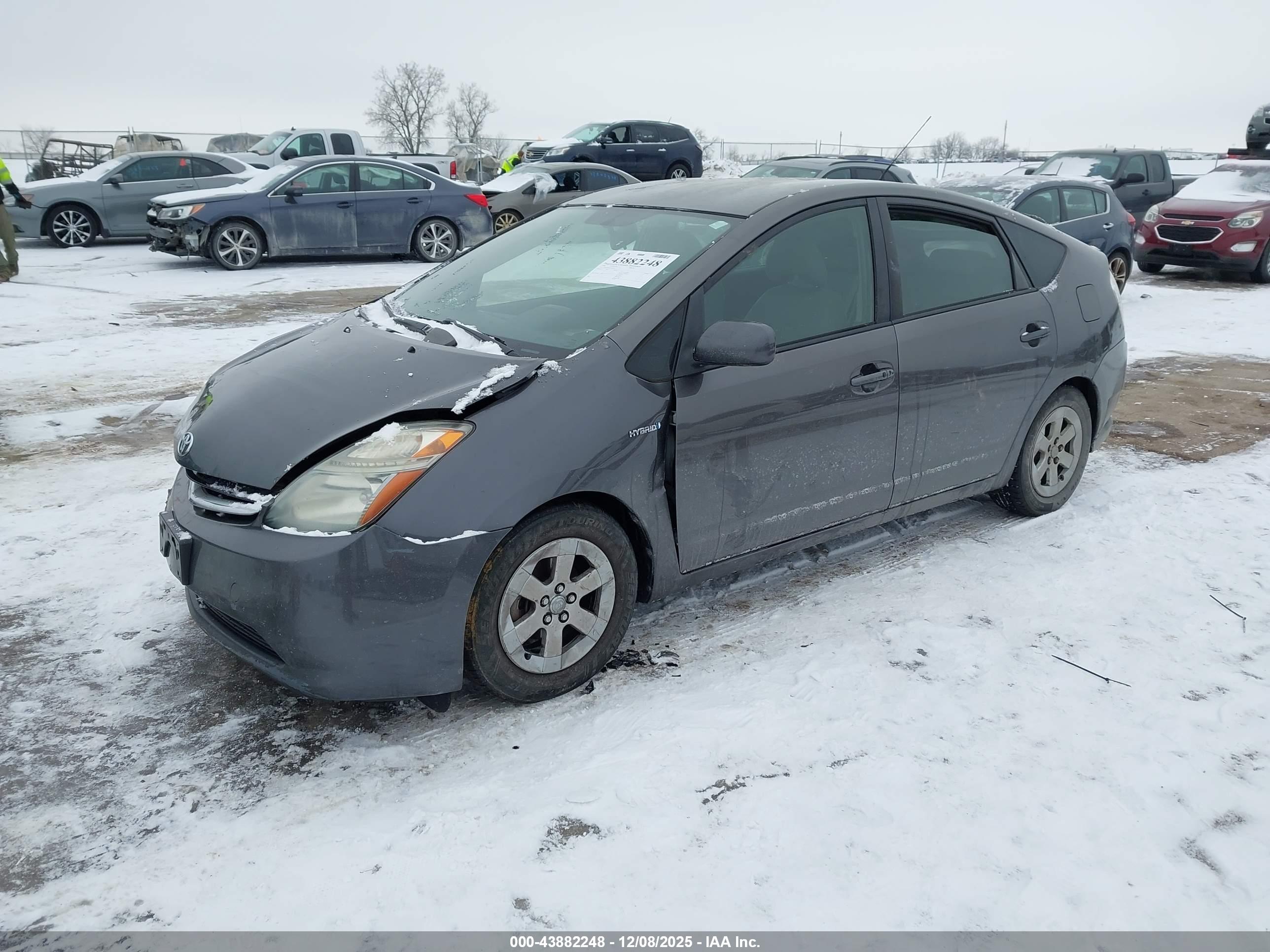 TOYOTA PRIUS image 2