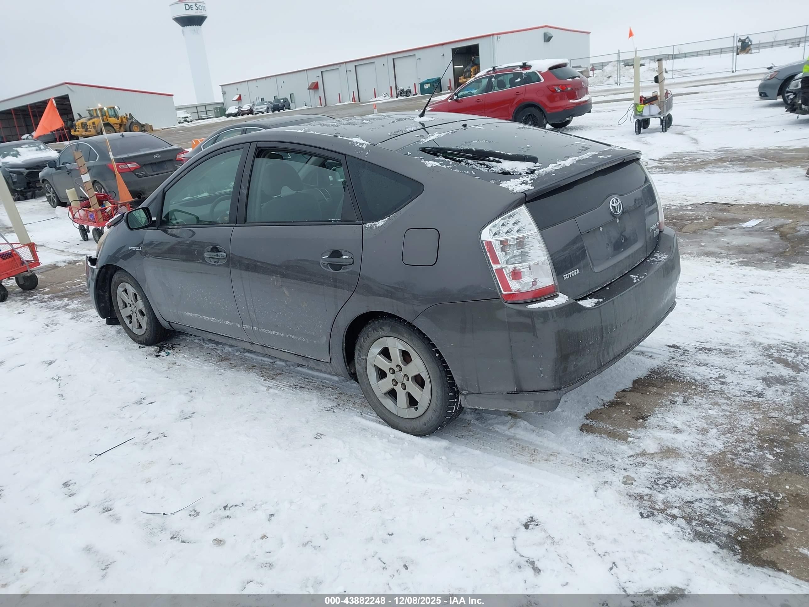 TOYOTA PRIUS image 3