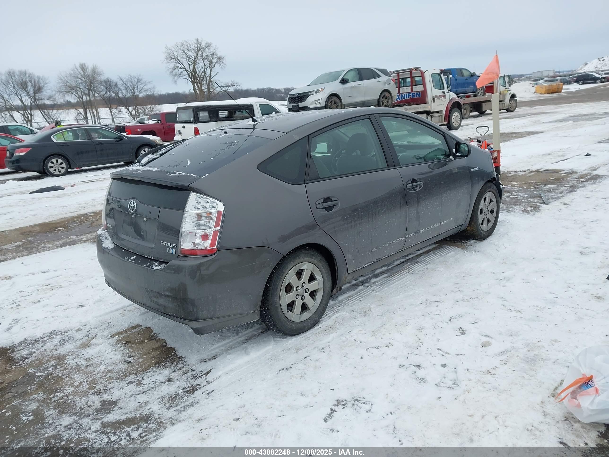 TOYOTA PRIUS image 4