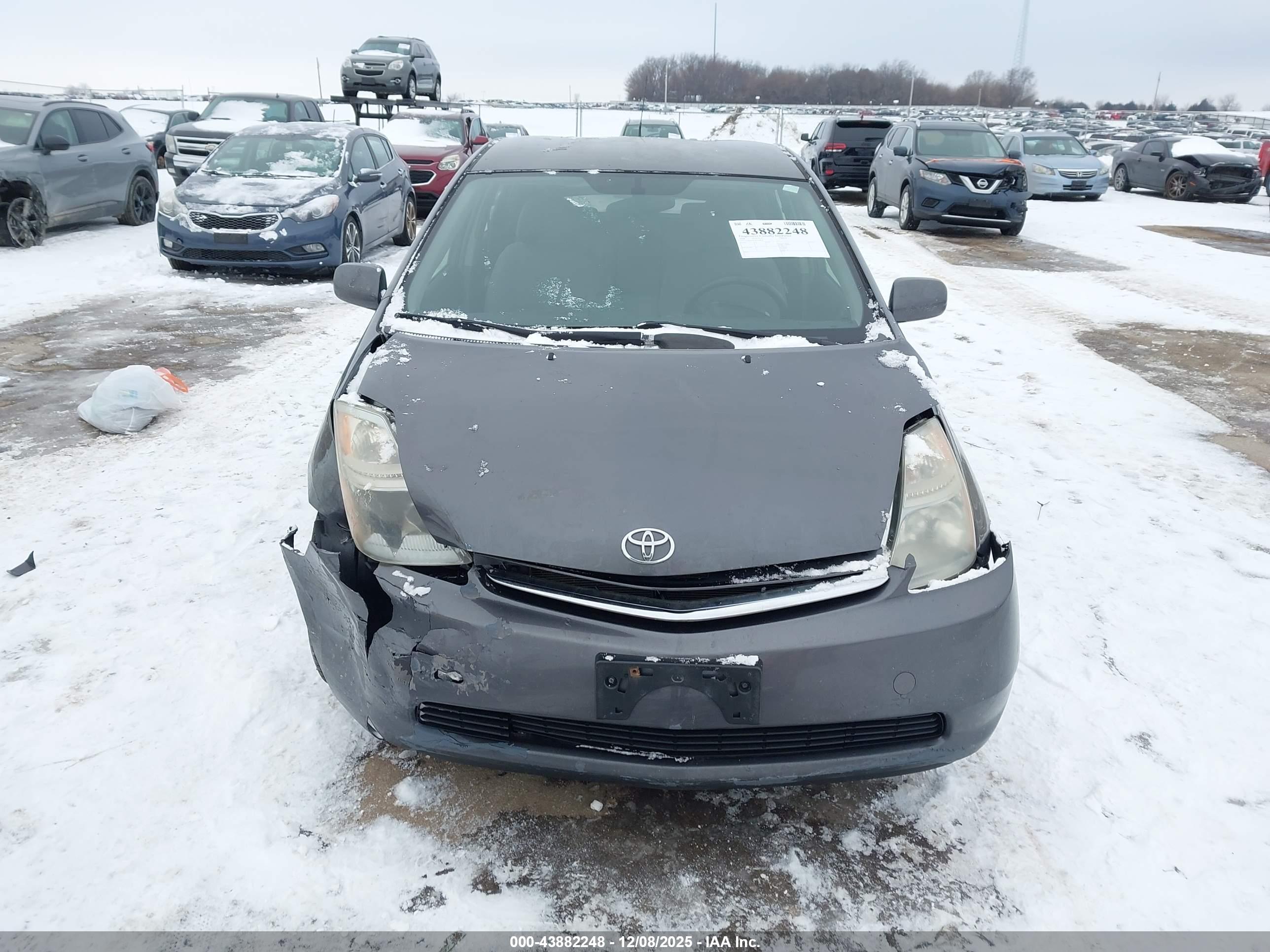 TOYOTA PRIUS image 6