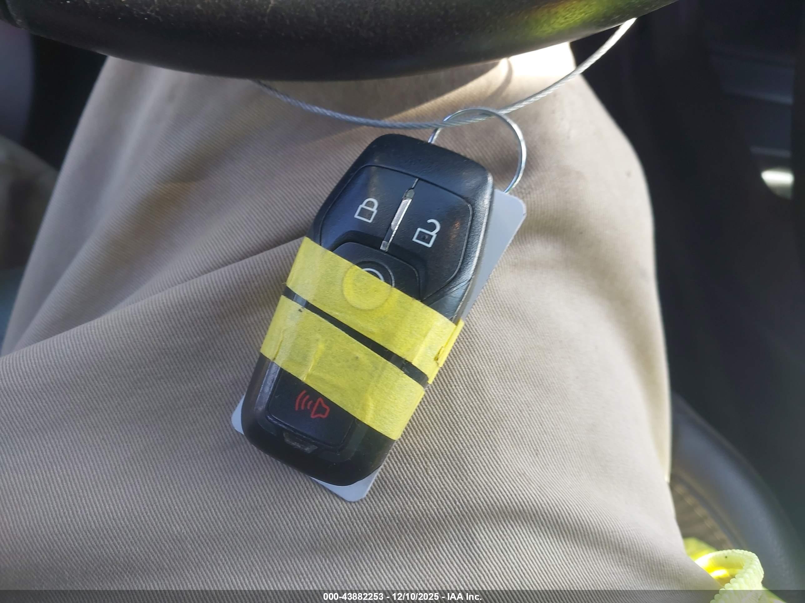 FORD FUSION image 11