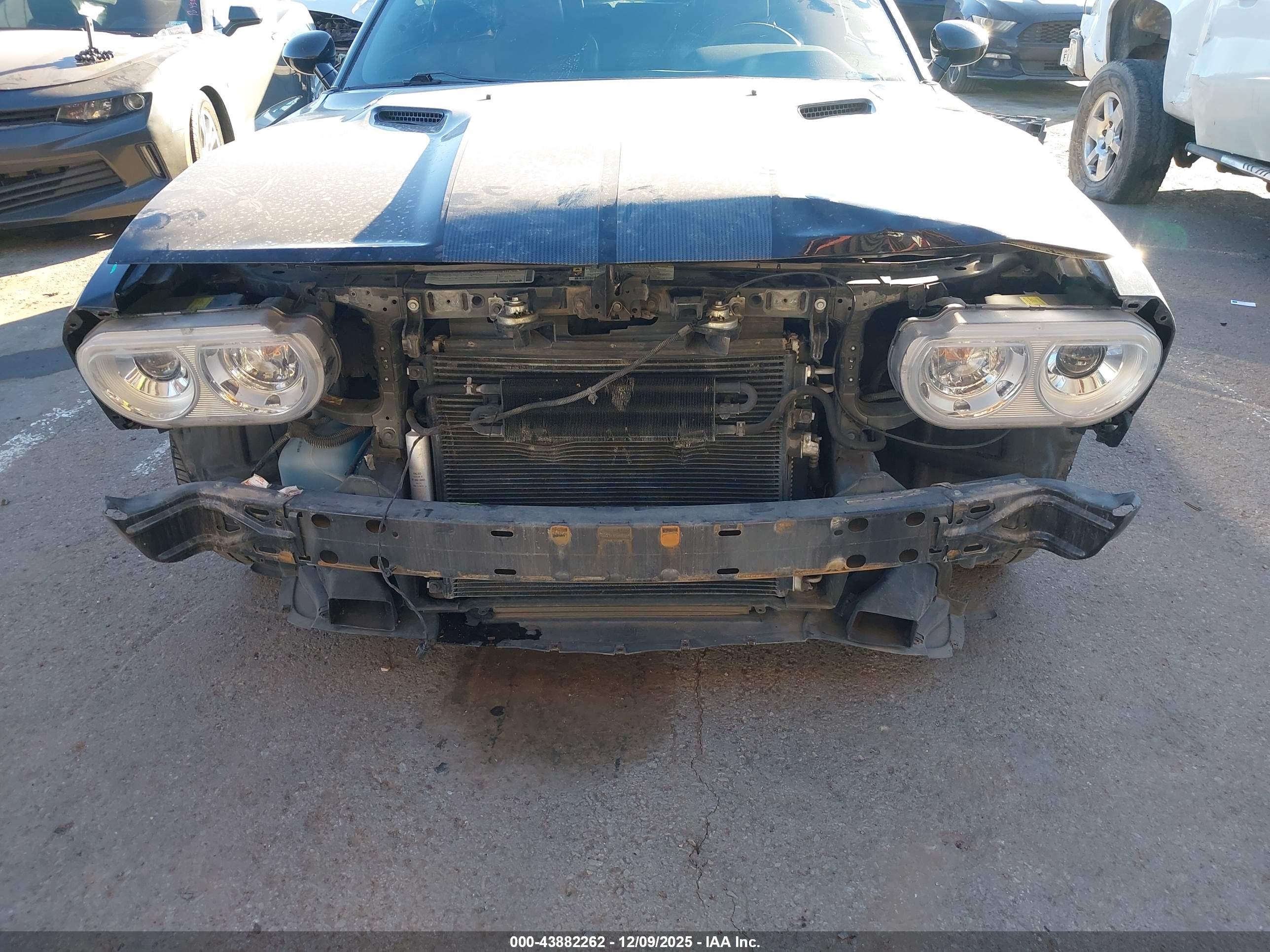 DODGE CHALLENGER image 6