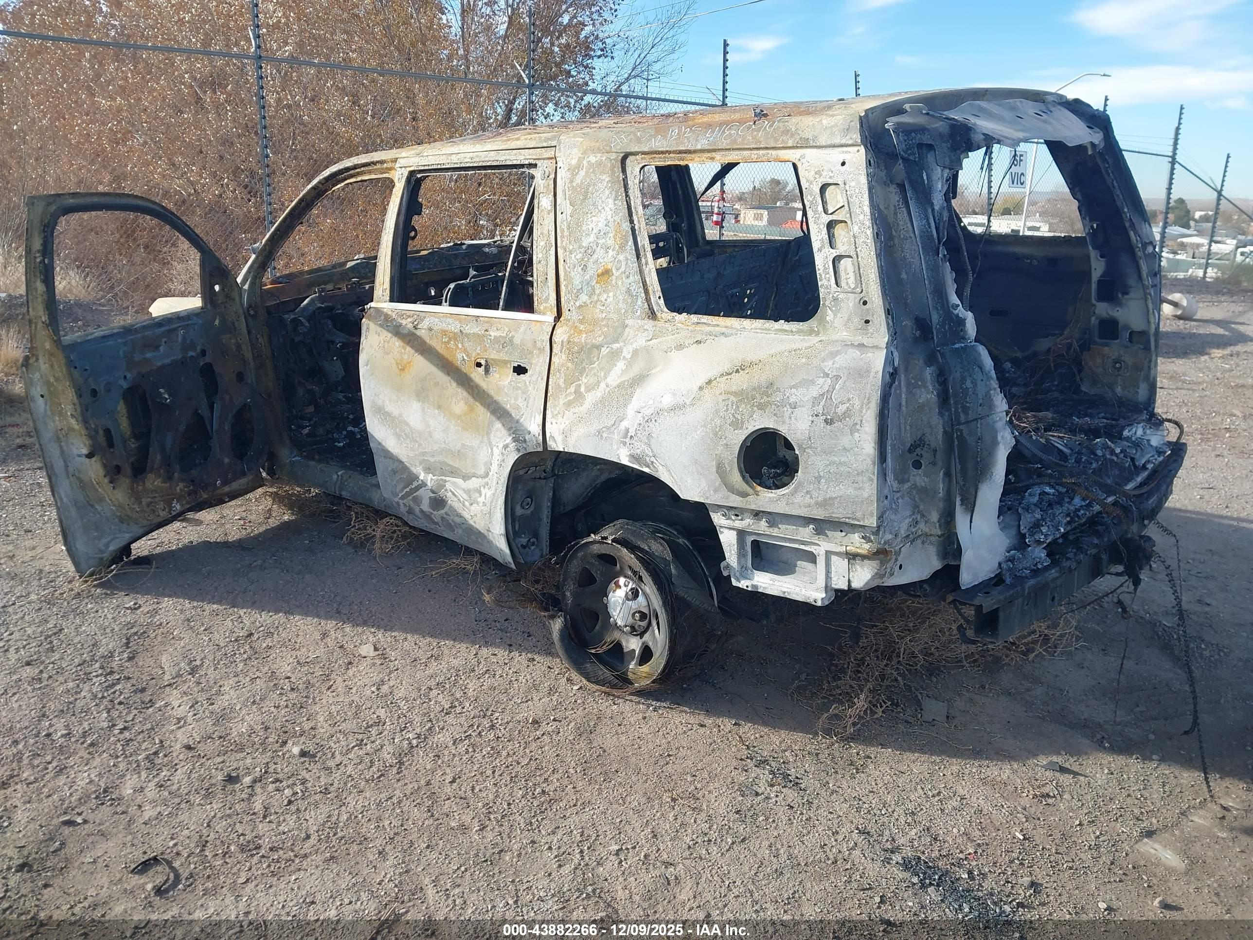 CHEVROLET TAHOE image 3