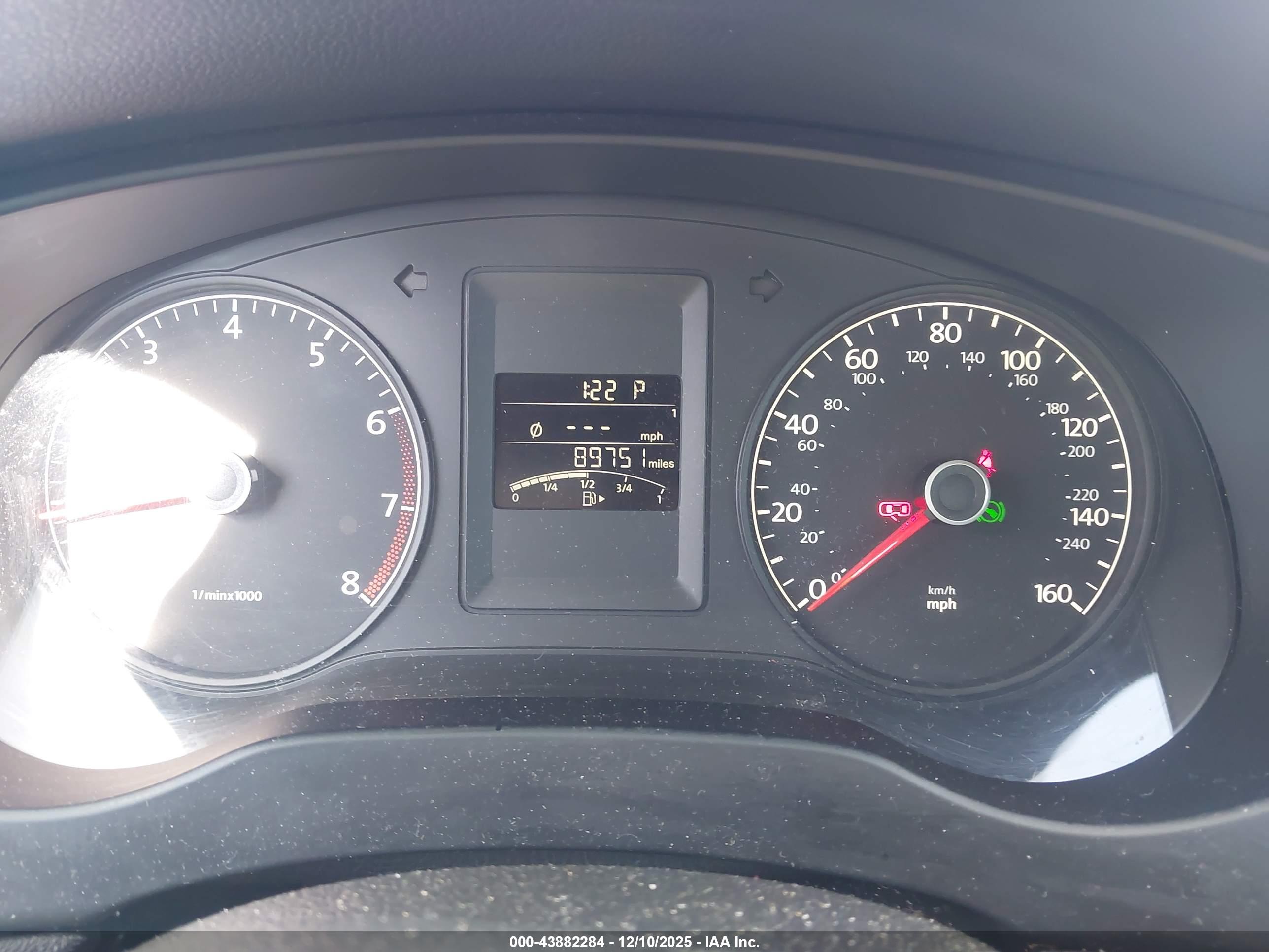 VOLKSWAGEN JETTA image 7