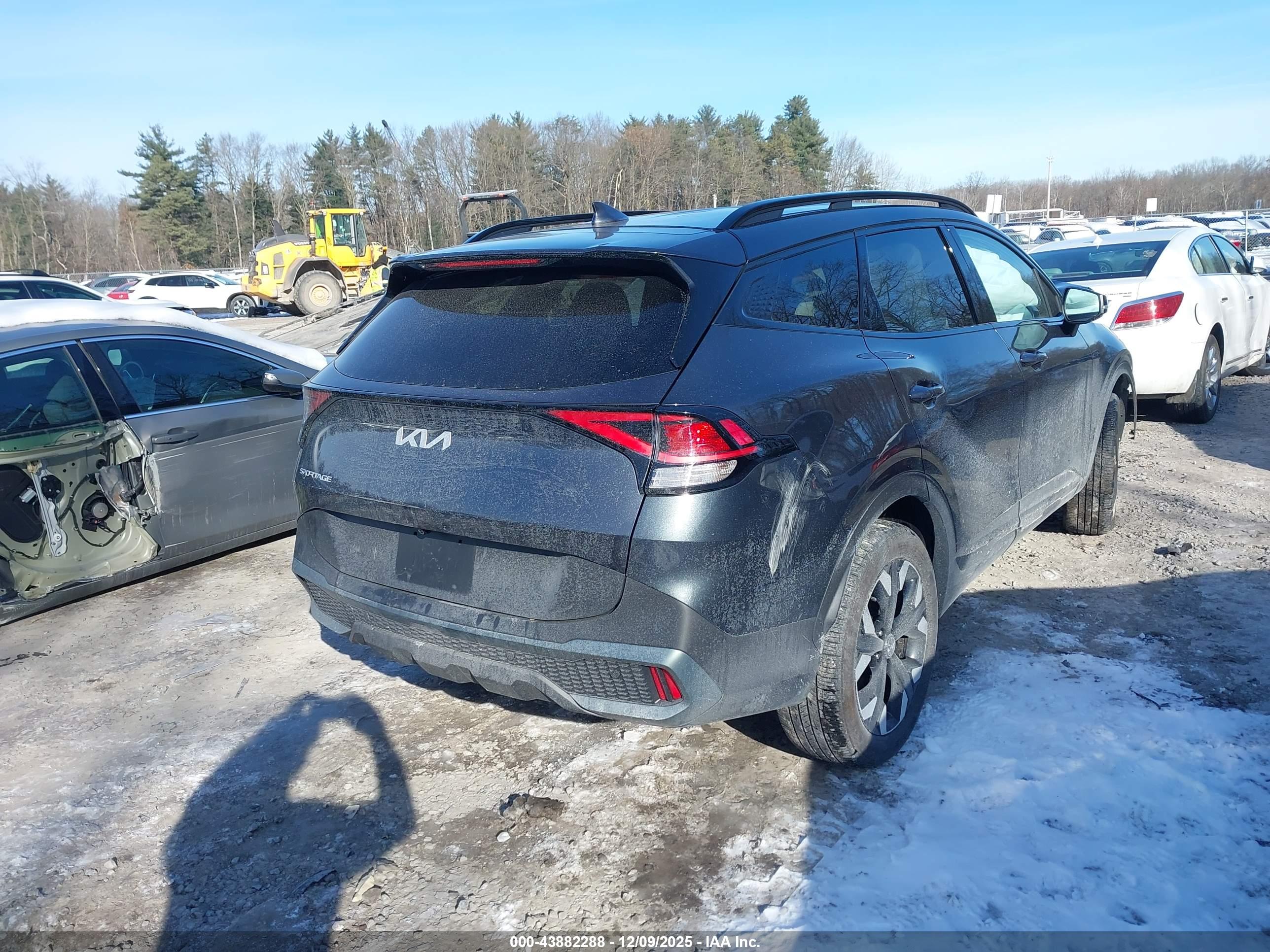 KIA SPORTAGE image 4