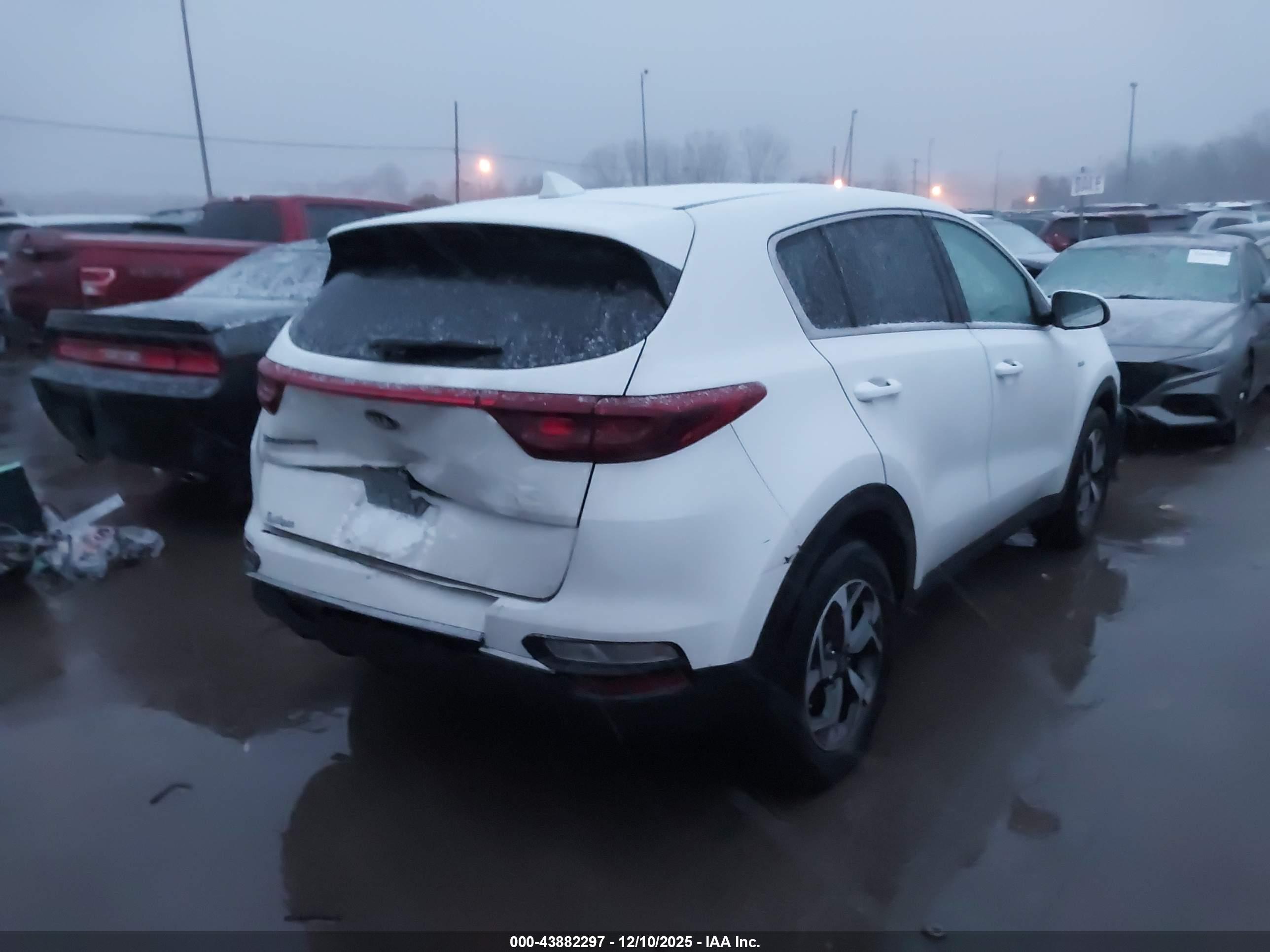 KIA SPORTAGE image 4