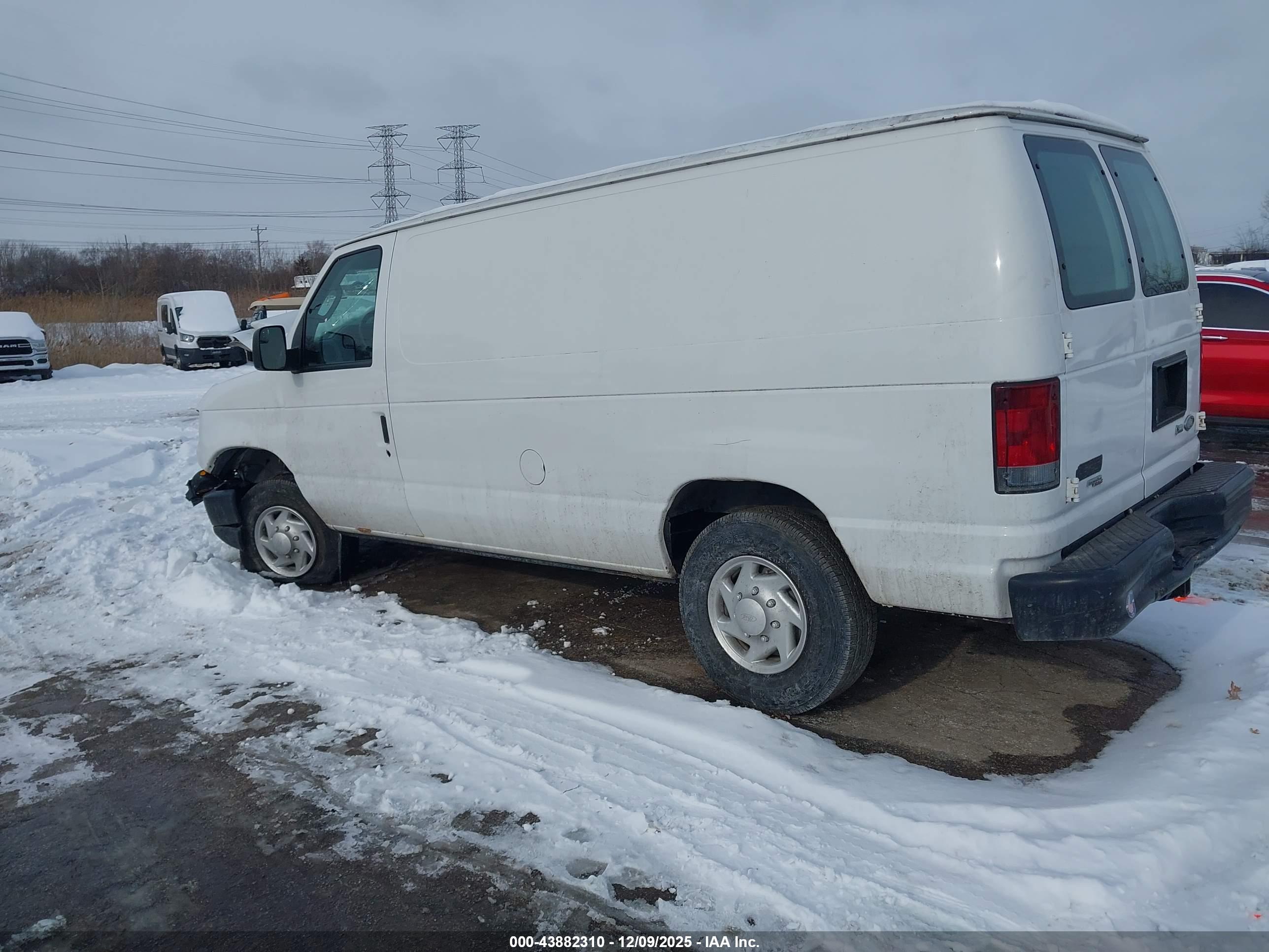 FORD E-350 image 3