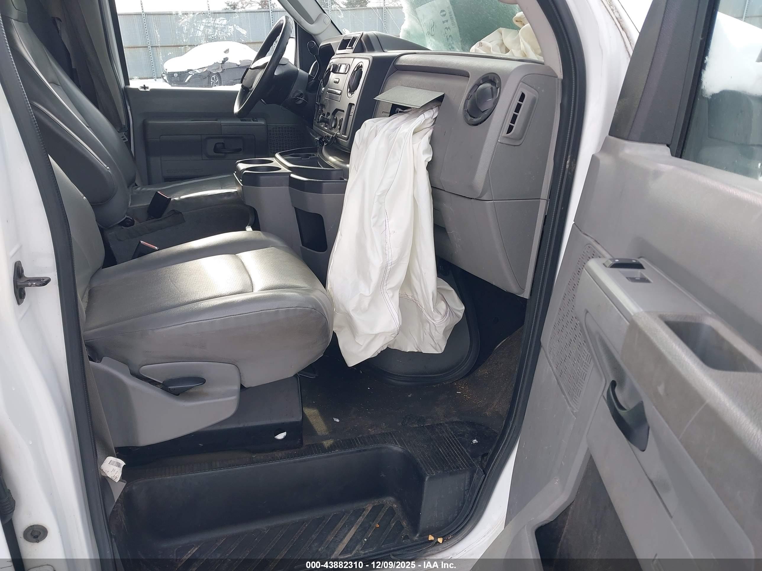 FORD E-350 image 5