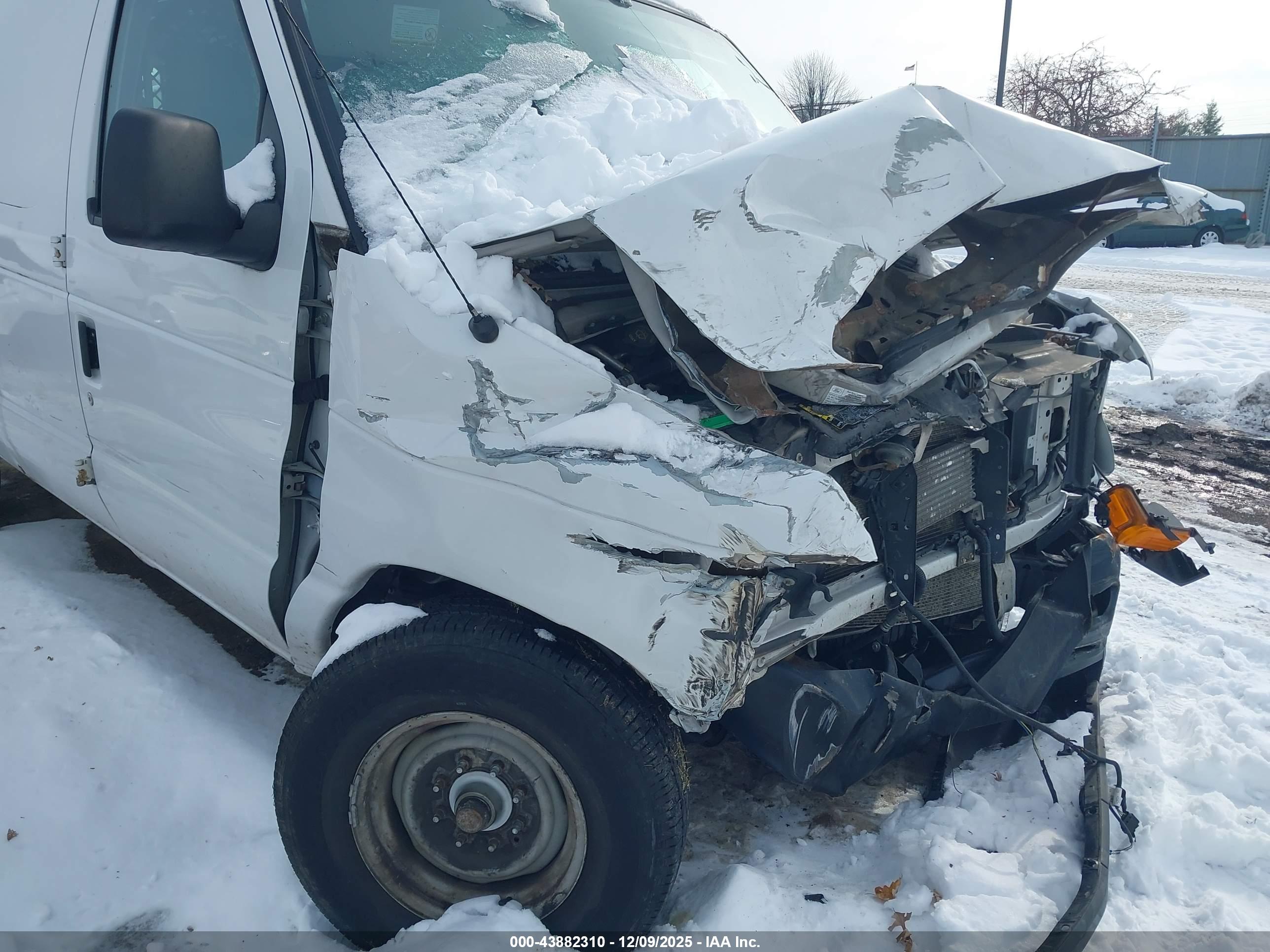 FORD E-350 image 6