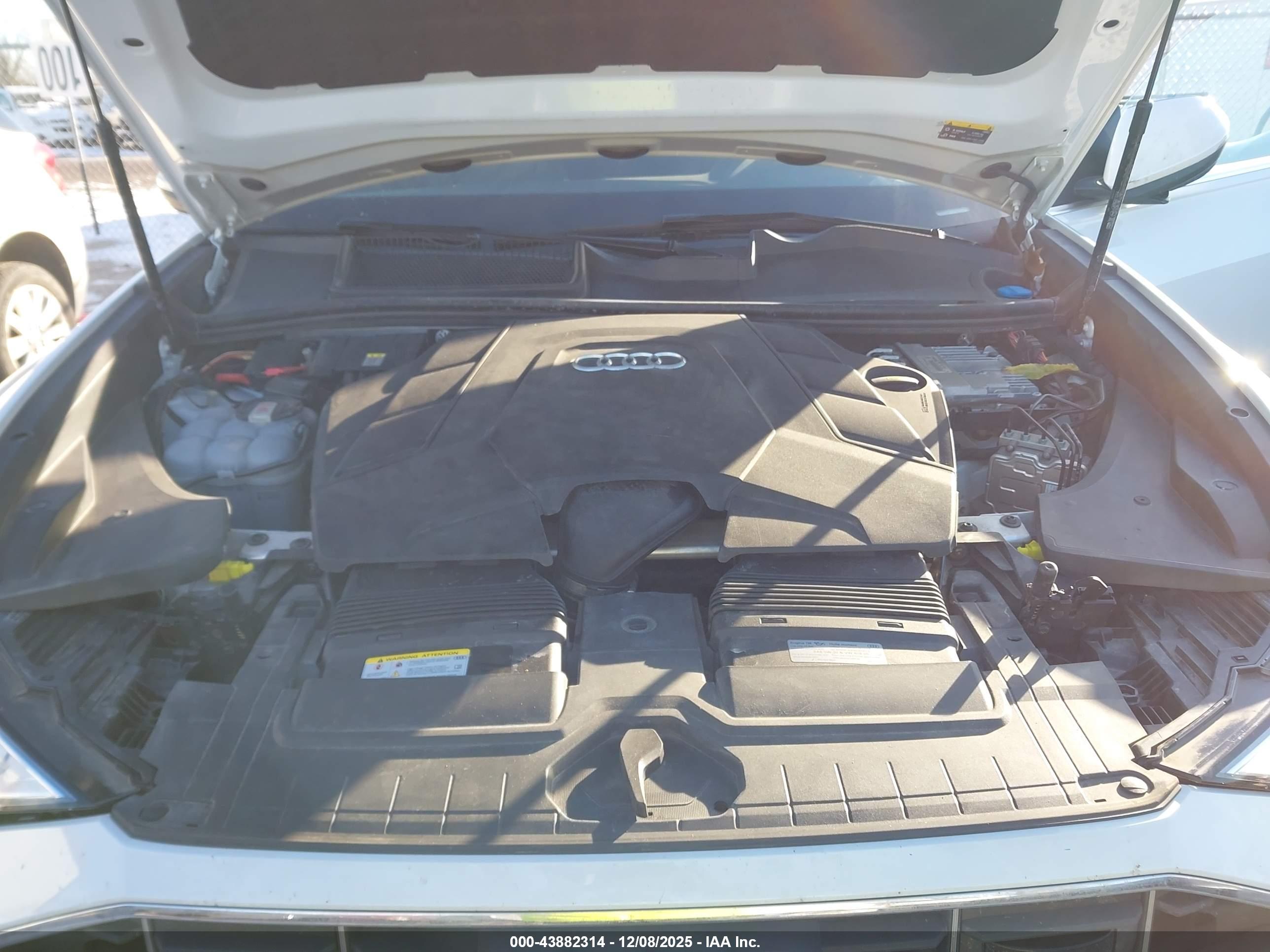 AUDI Q8 image 10