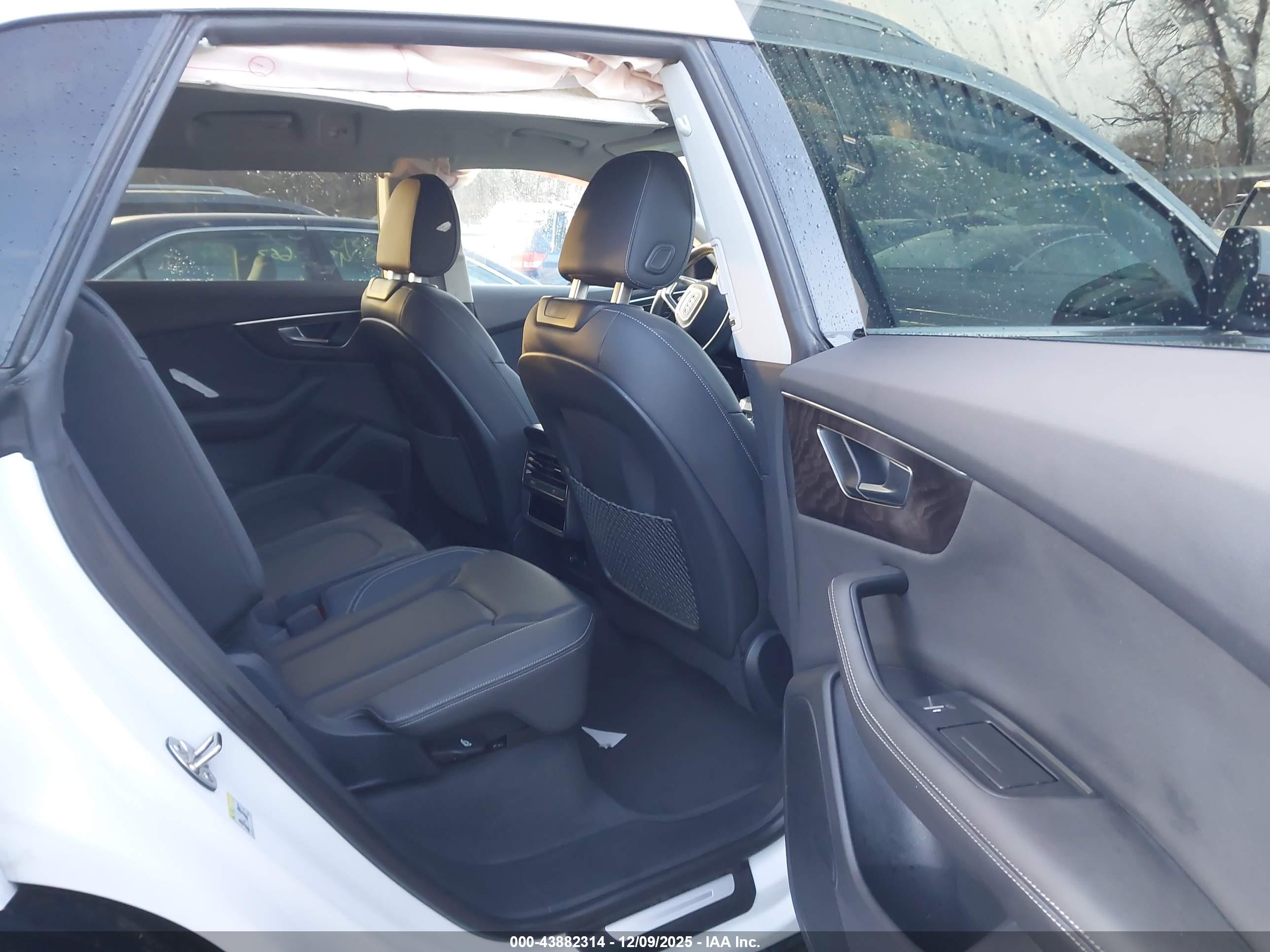 AUDI Q8 image 8