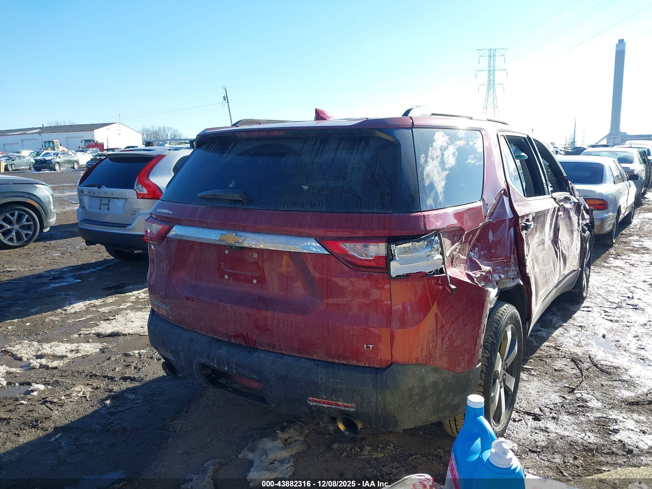 CHEVROLET TRAVERSE image 4