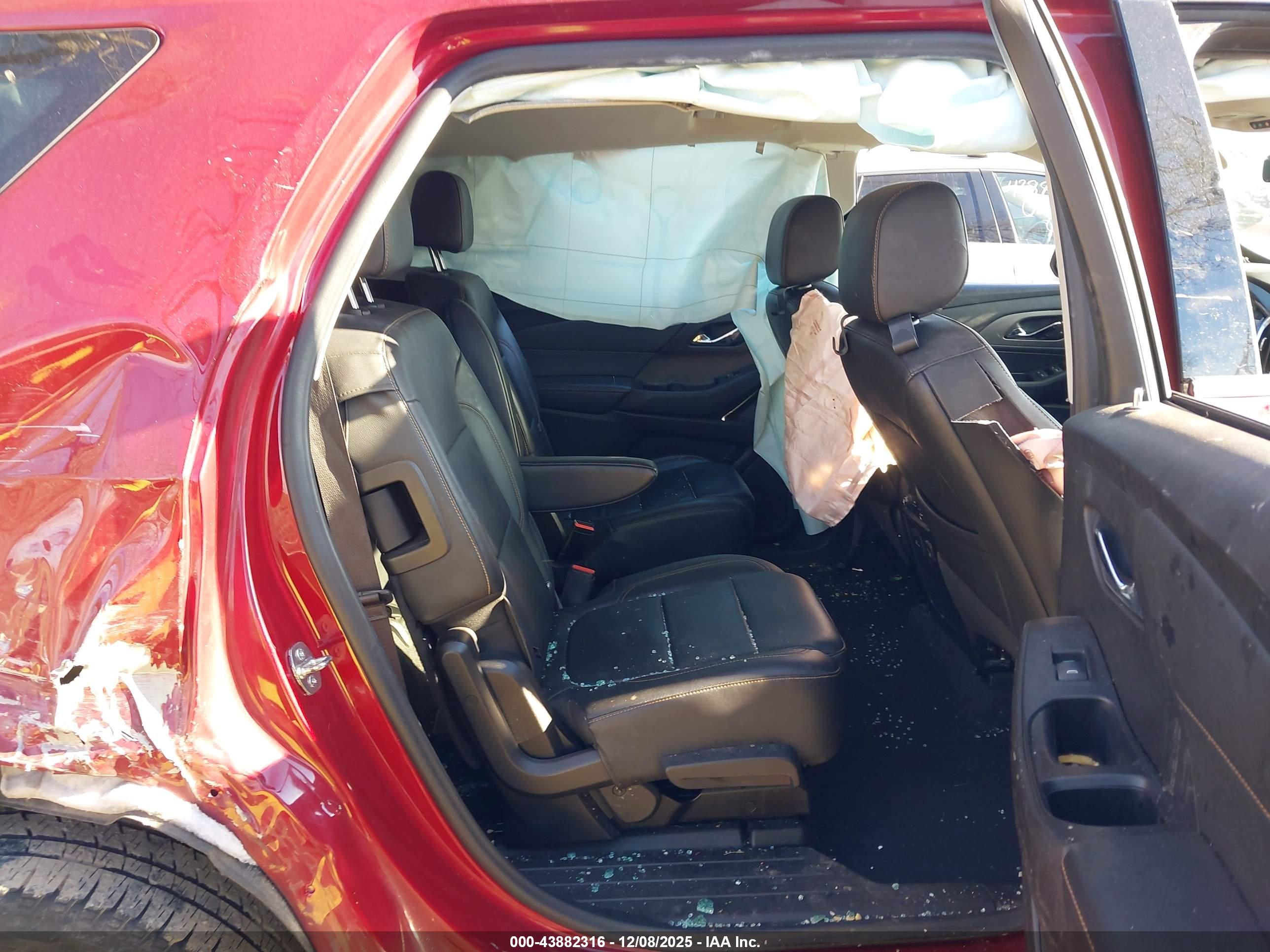 CHEVROLET TRAVERSE image 8