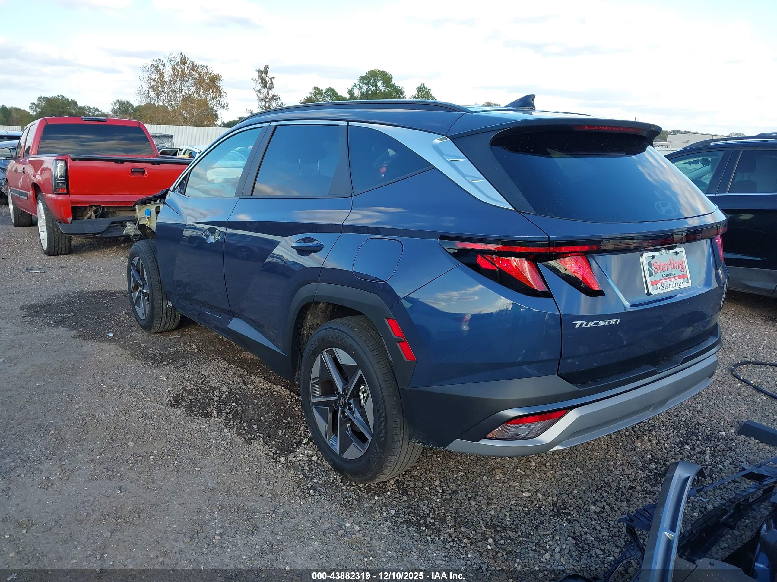 HYUNDAI TUCSON image 3