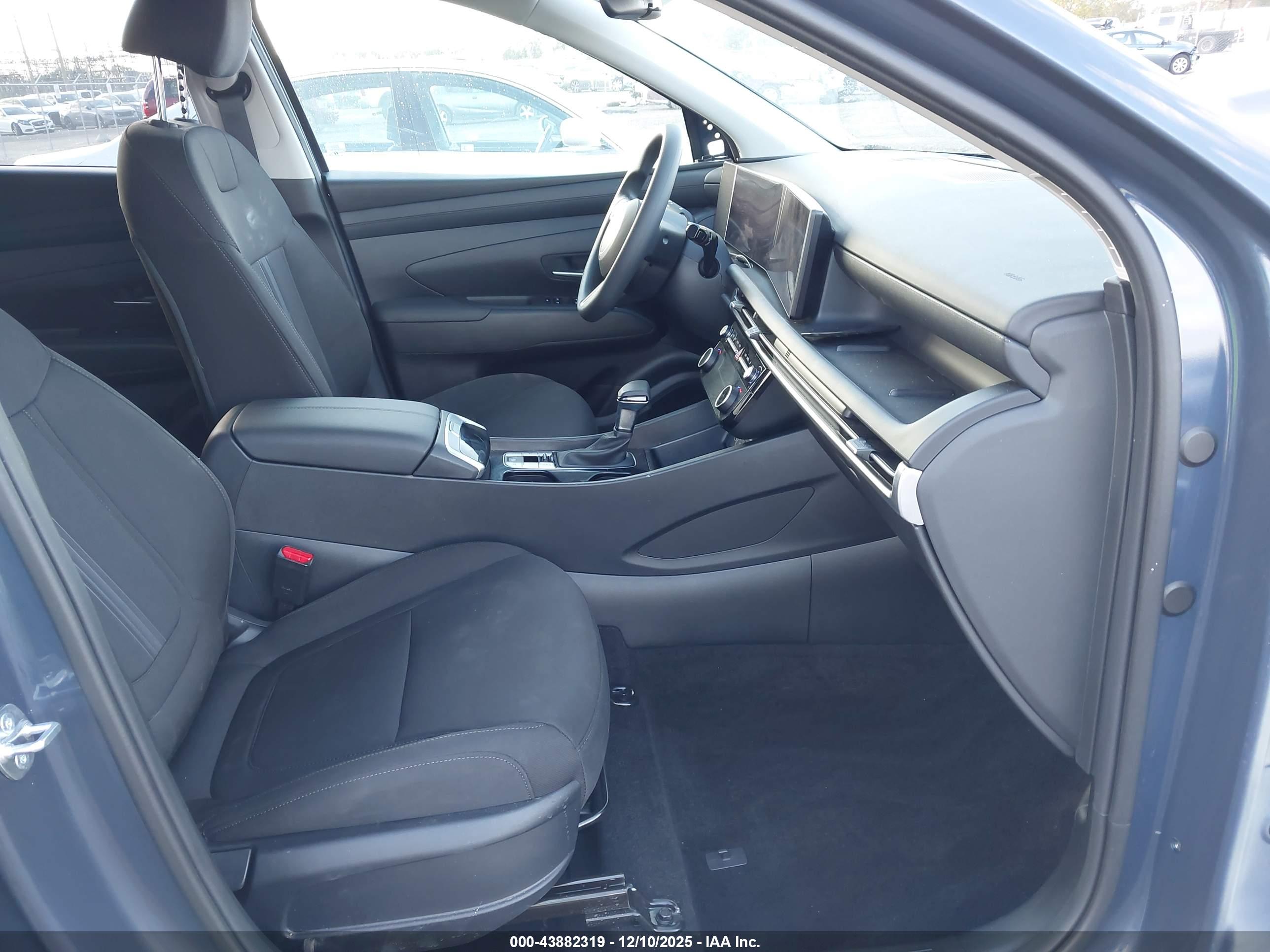 HYUNDAI TUCSON image 5
