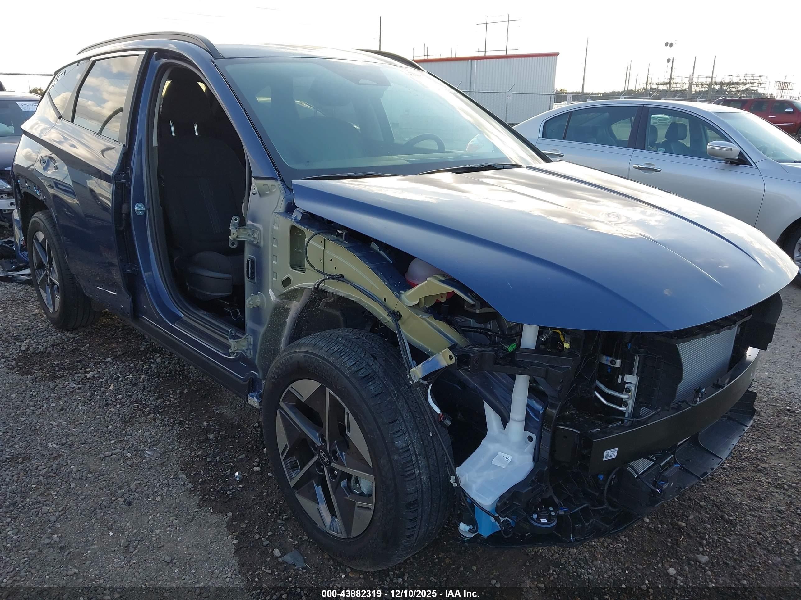 HYUNDAI TUCSON image 6