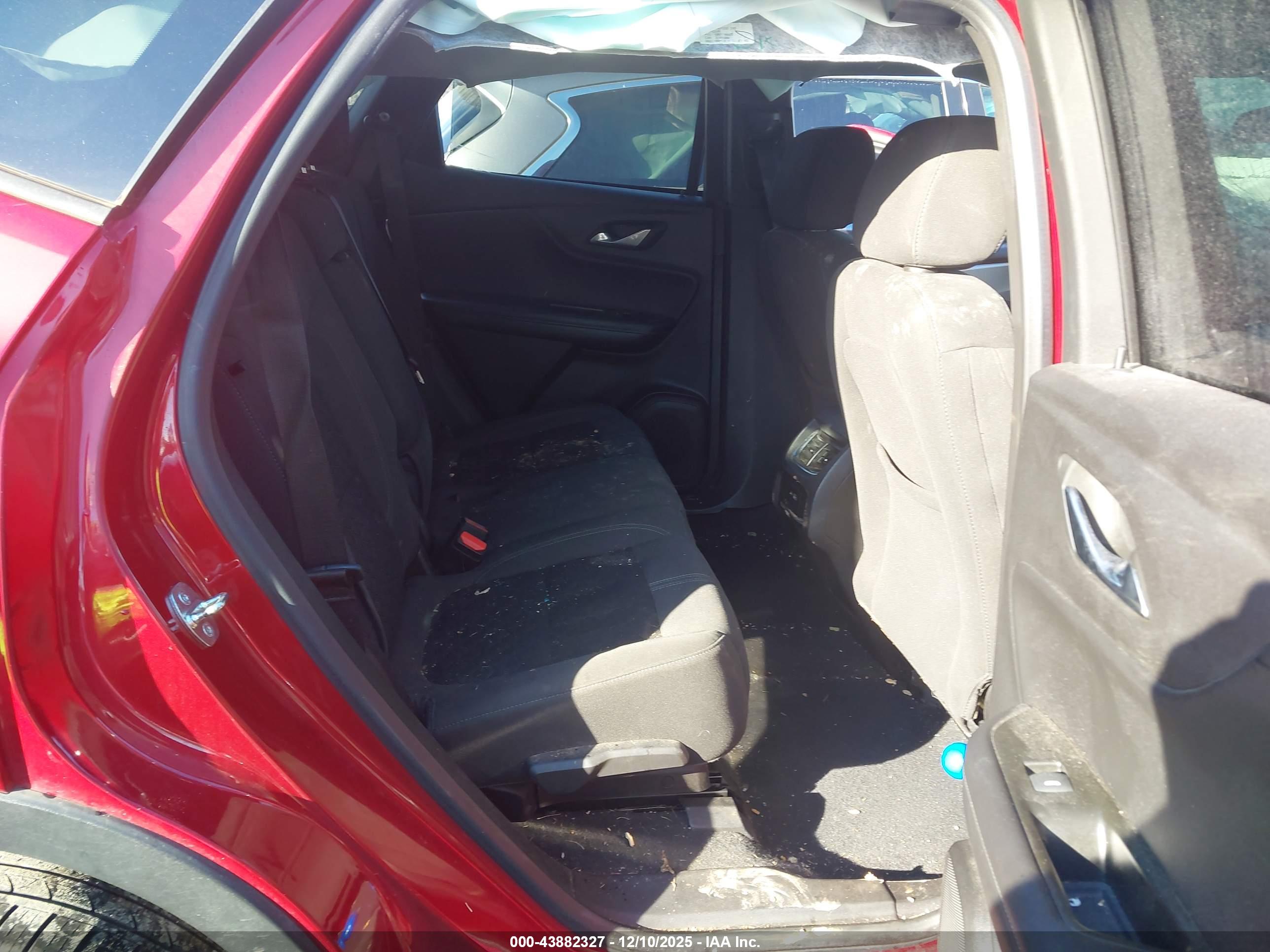 CHEVROLET BLAZER image 8