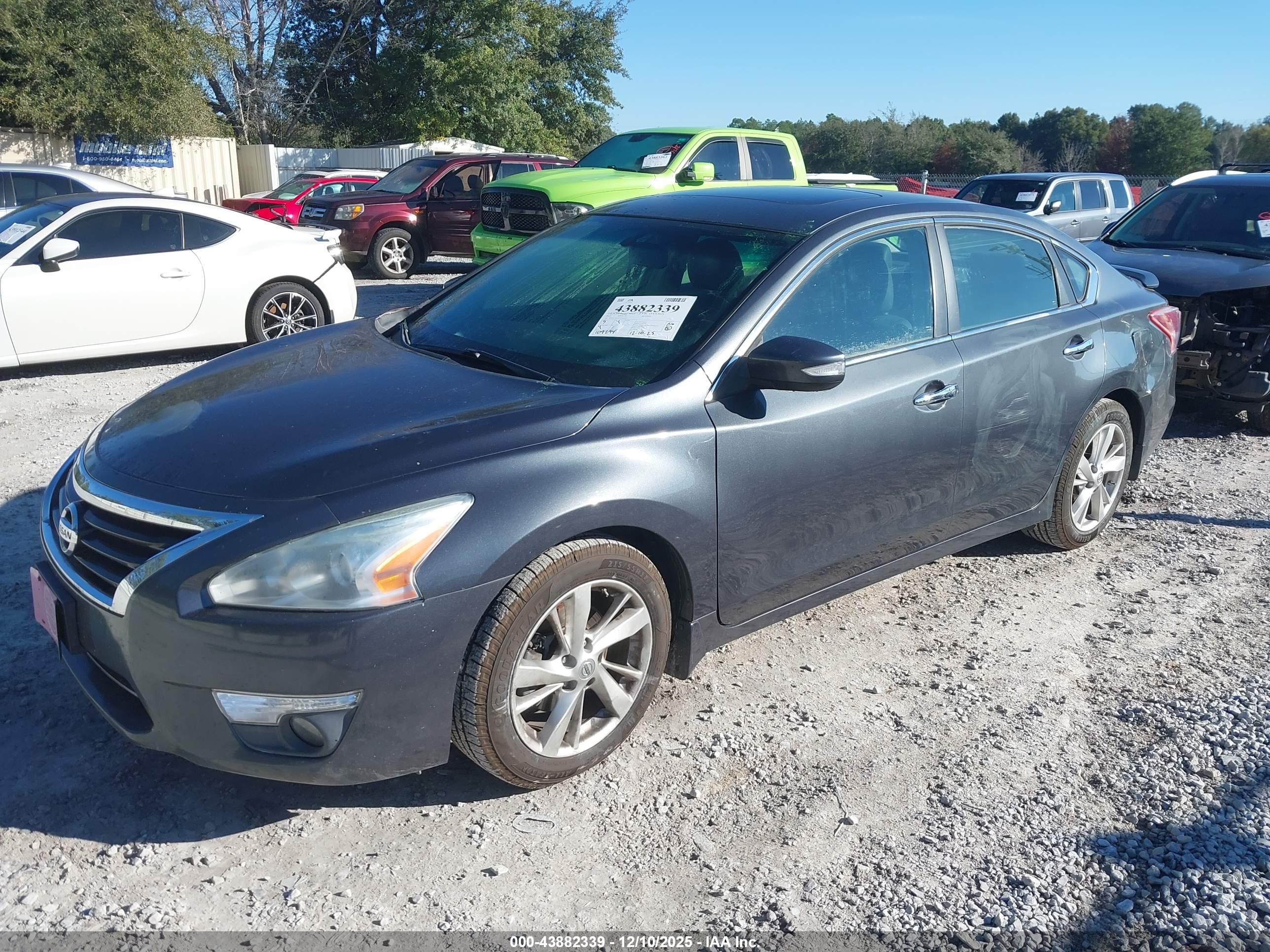NISSAN ALTIMA image 2