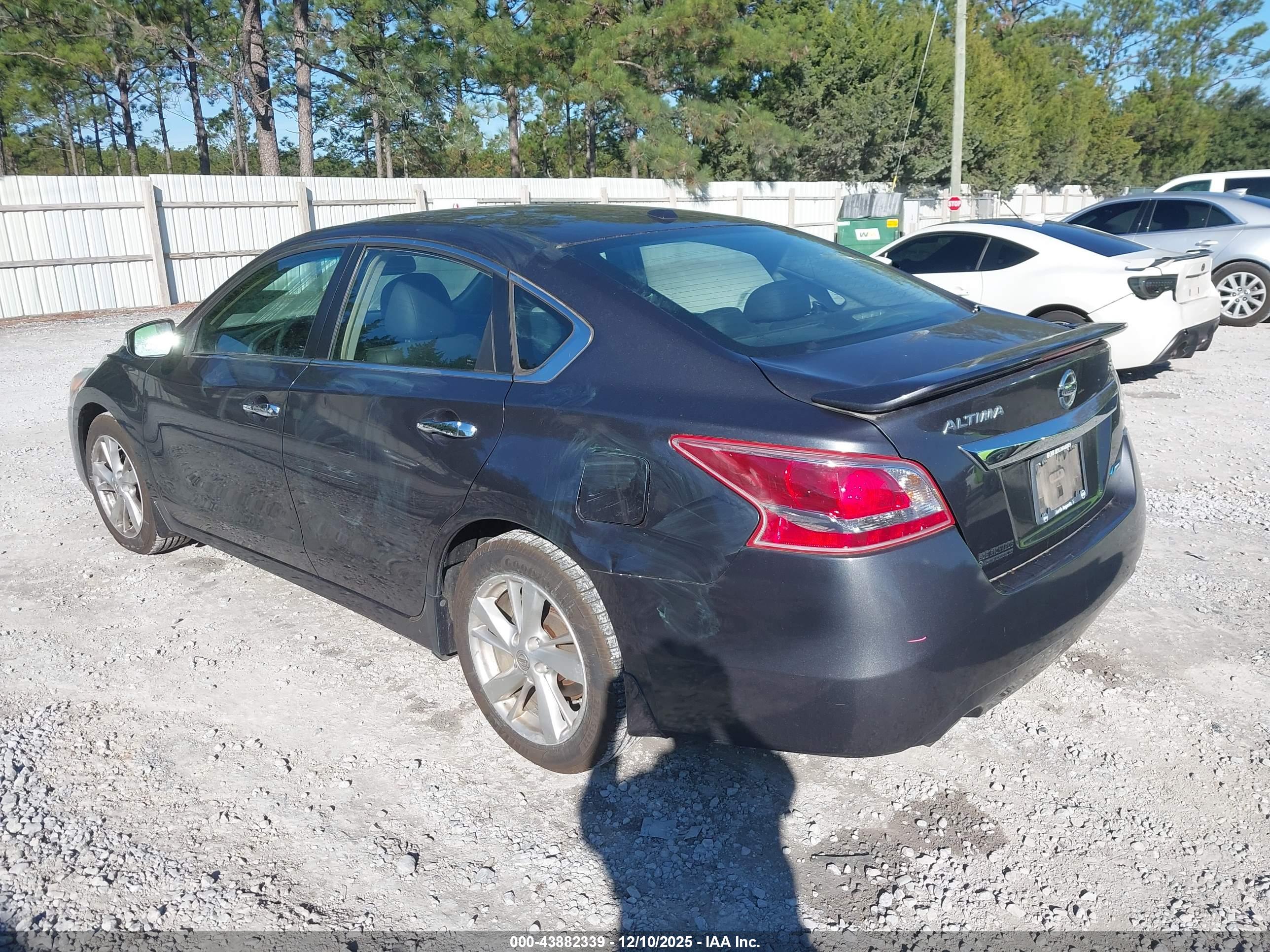 NISSAN ALTIMA image 3