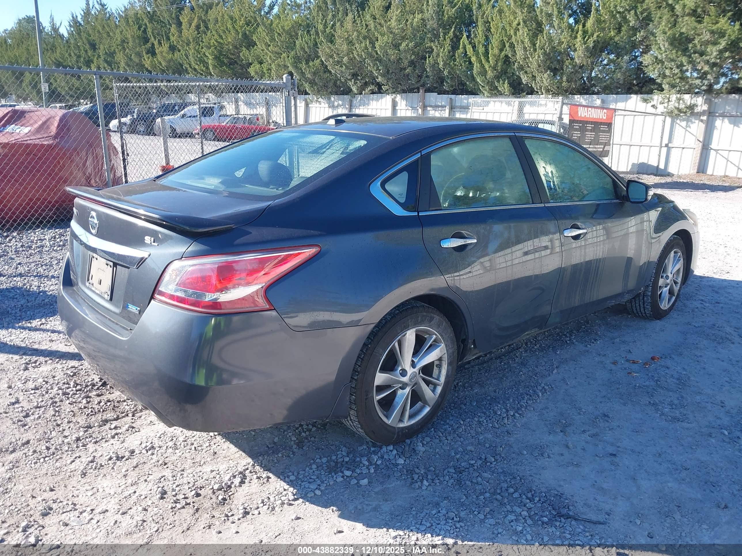 NISSAN ALTIMA image 4
