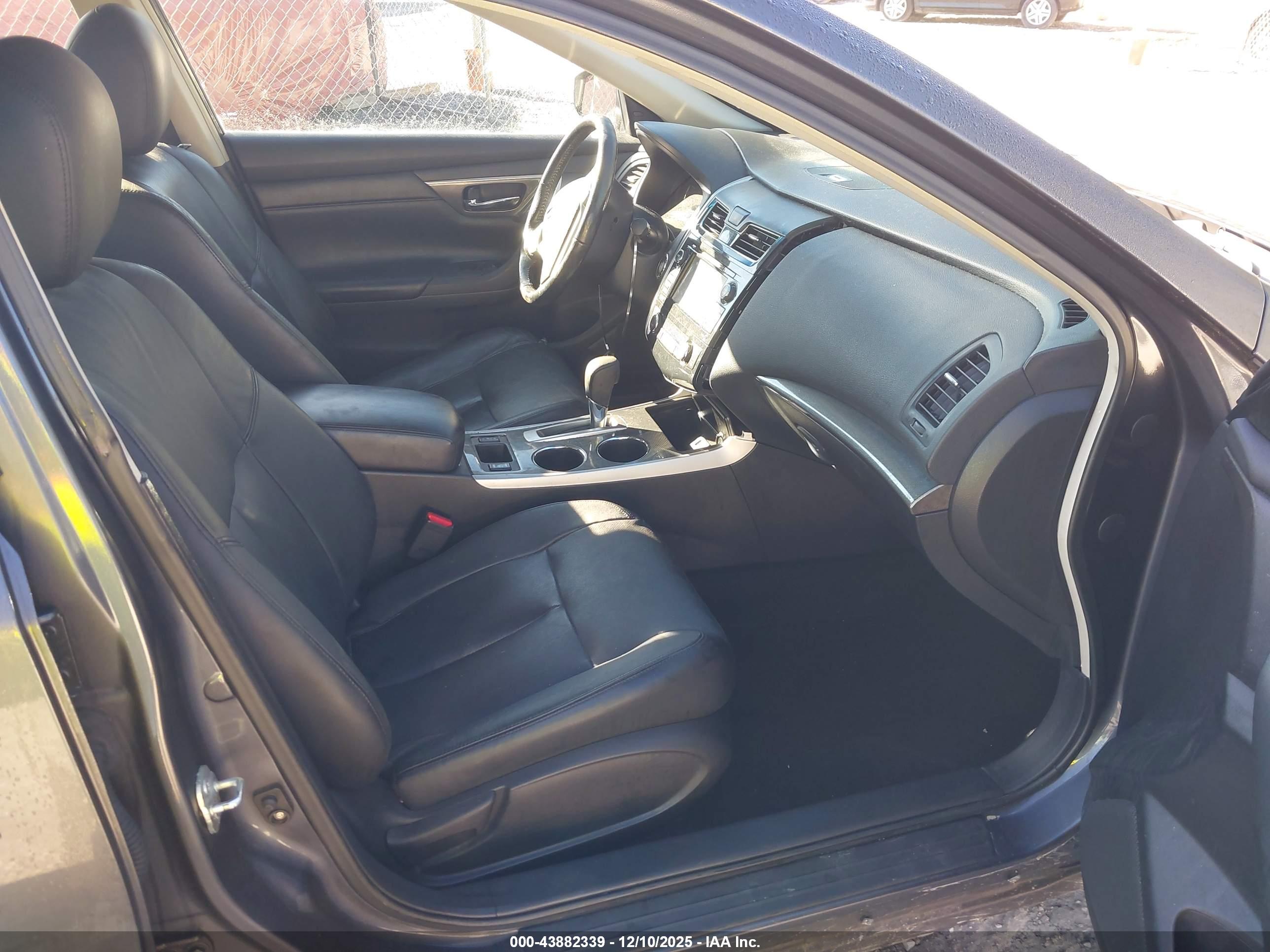 NISSAN ALTIMA image 5