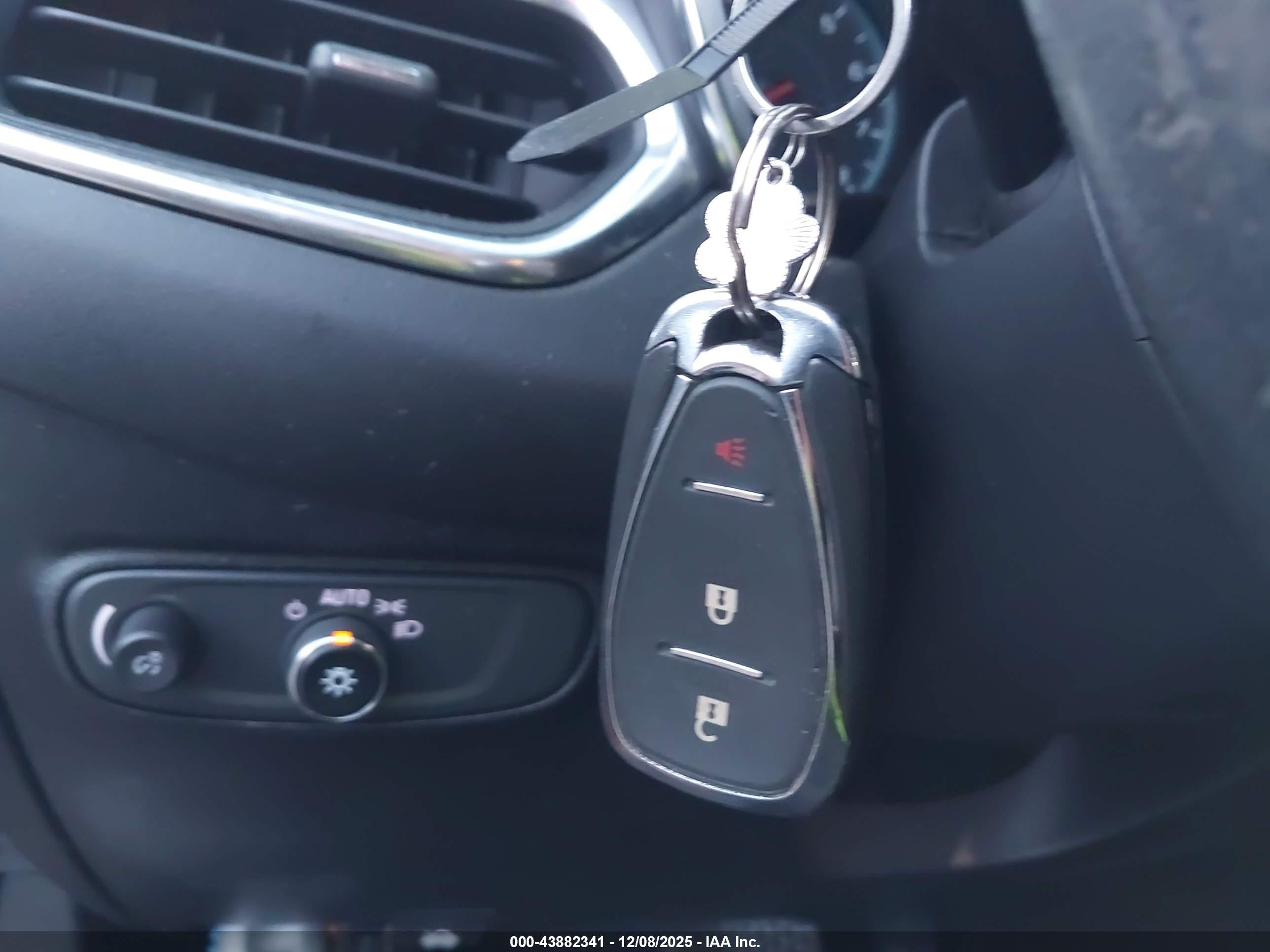 CHEVROLET EQUINOX image 11