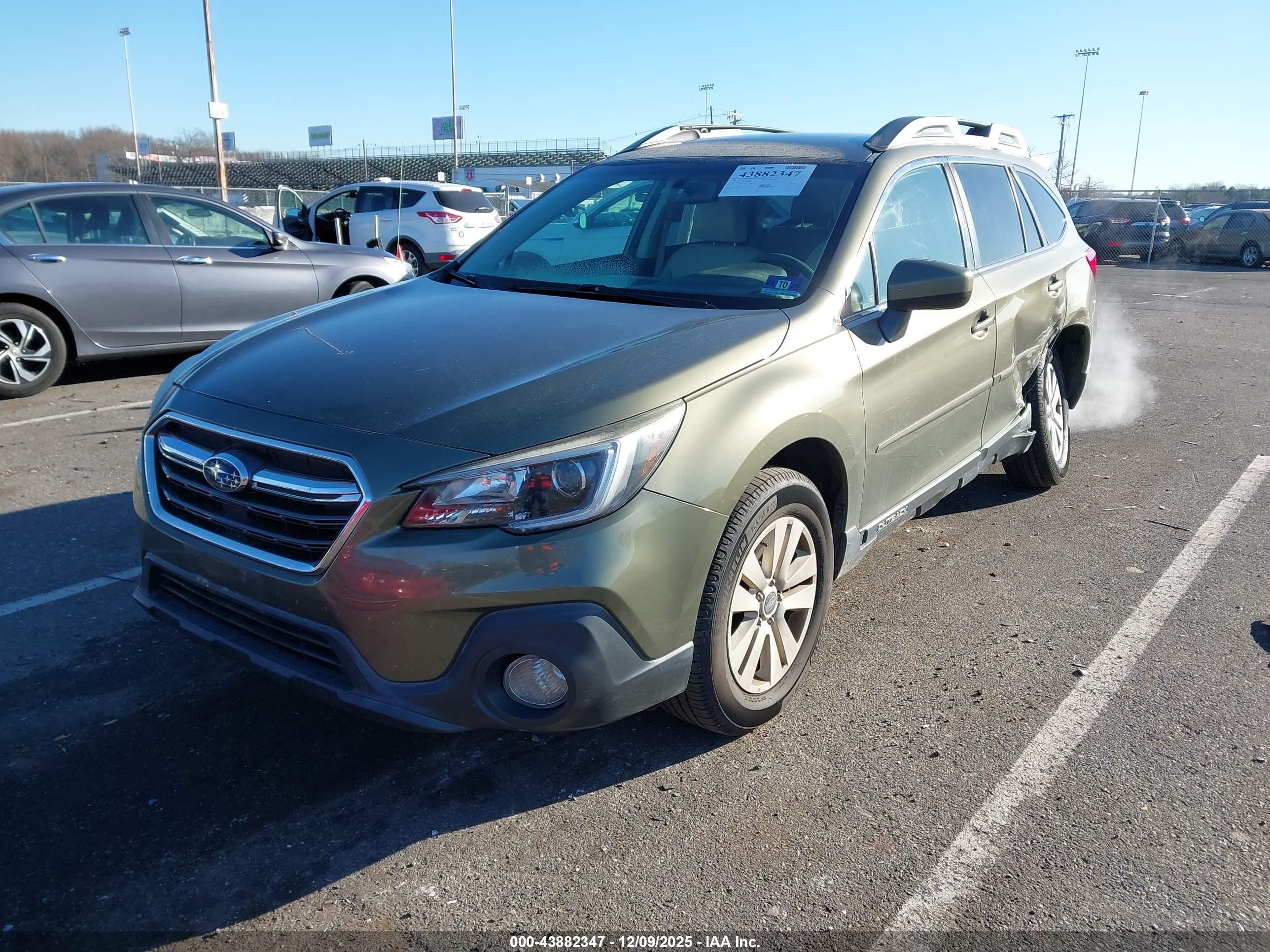 SUBARU OUTBACK image 2