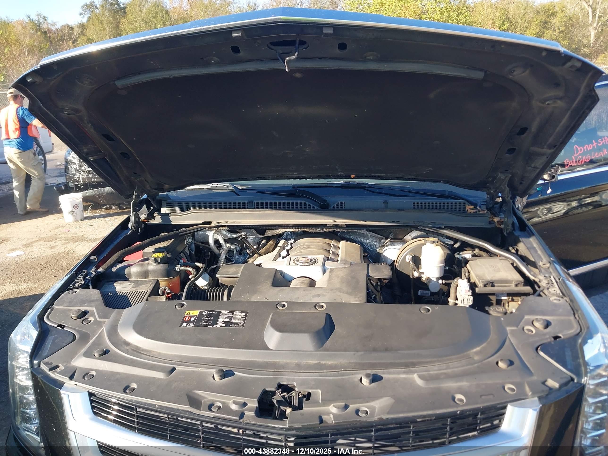 CADILLAC ESCALADE image 10