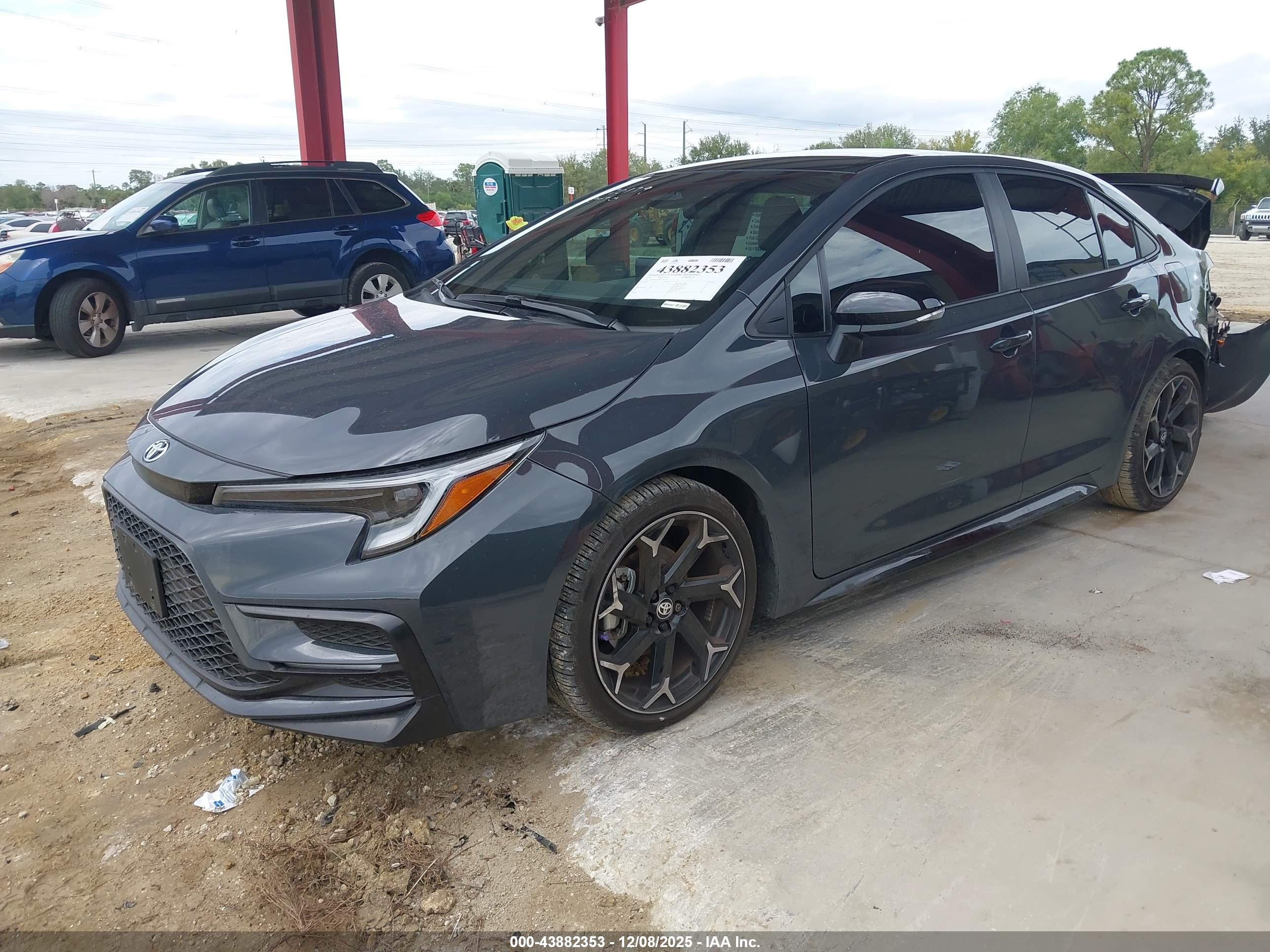 TOYOTA COROLLA image 2