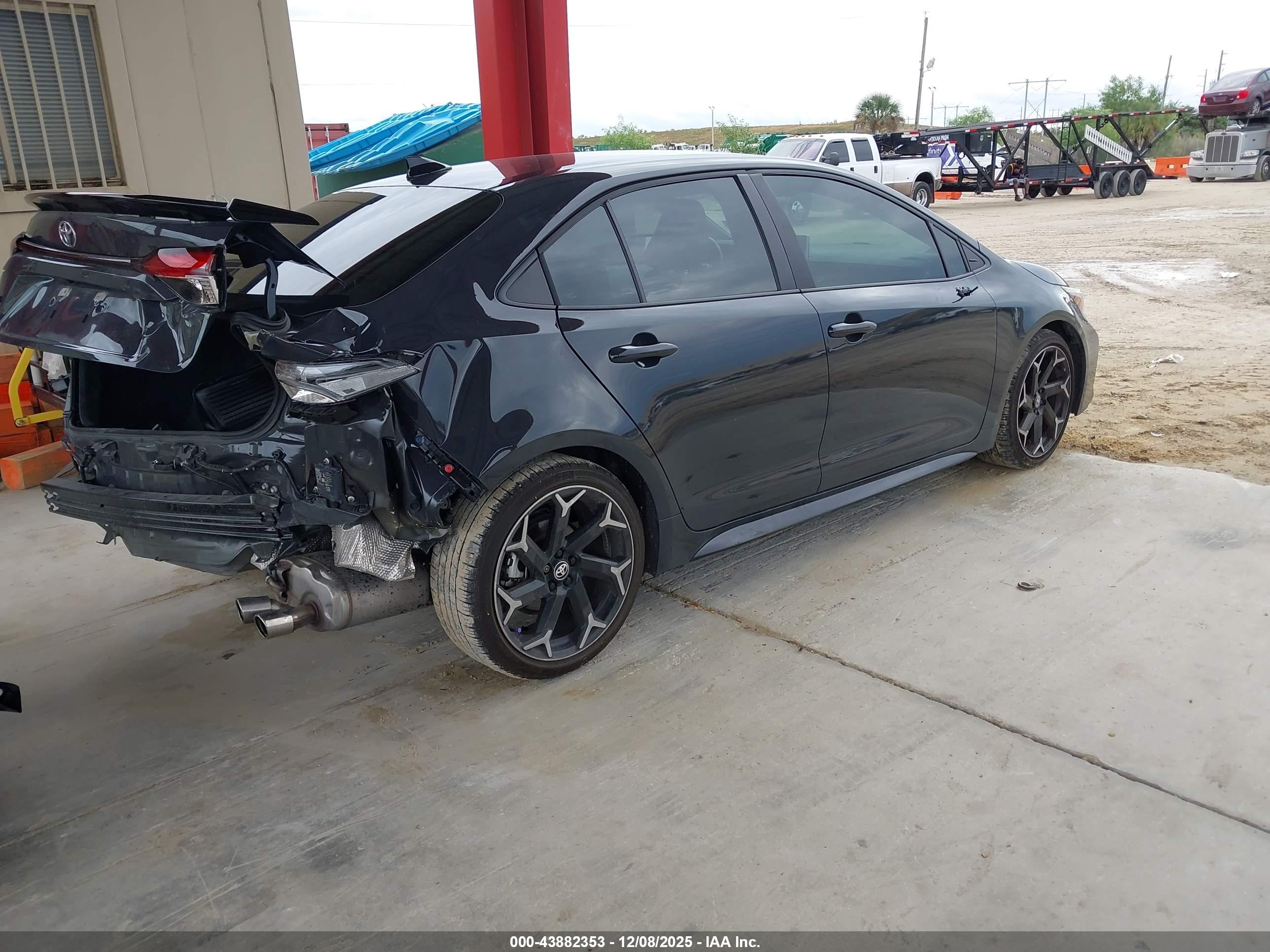 TOYOTA COROLLA image 4
