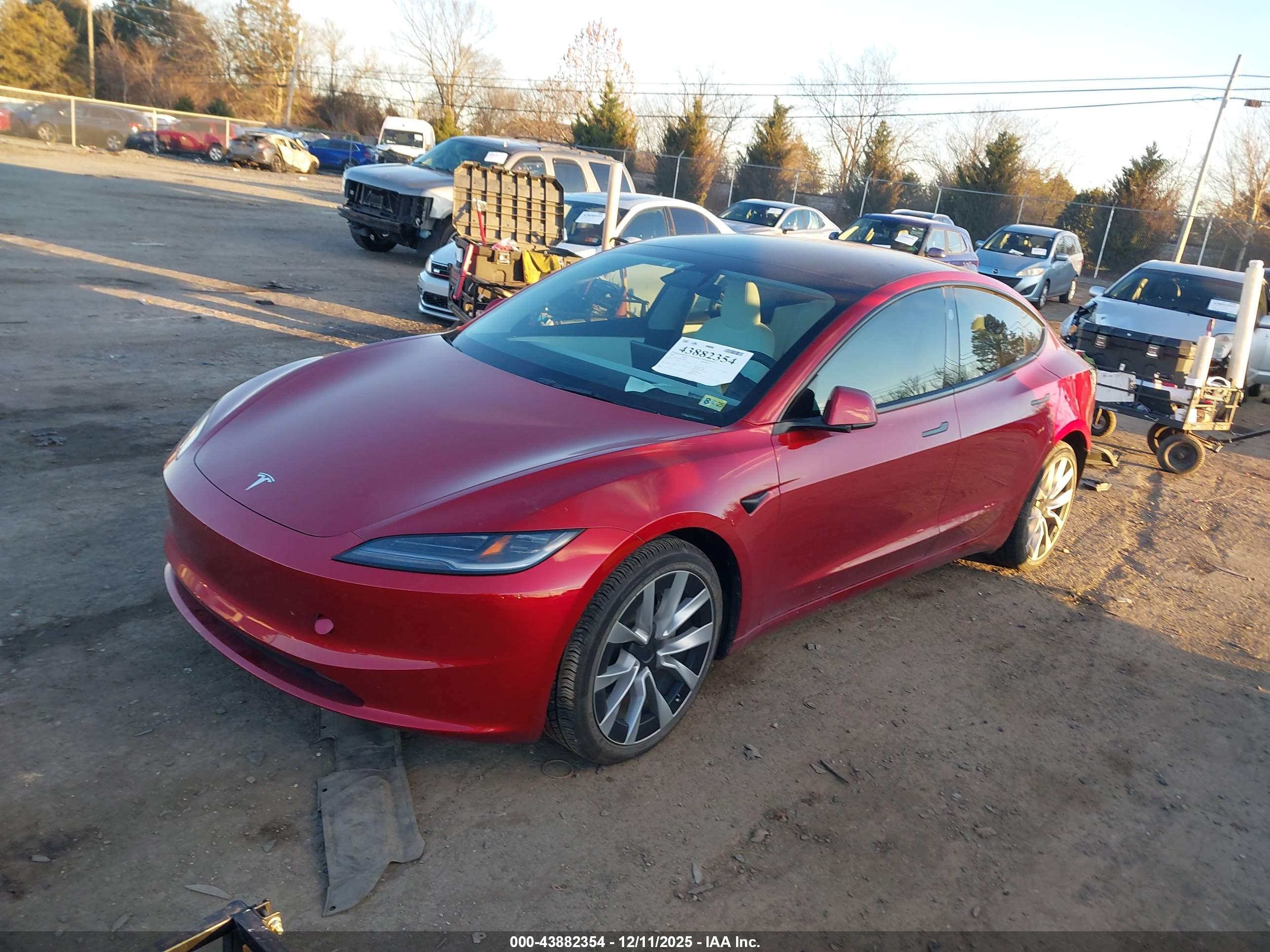 TESLA MODEL image 2
