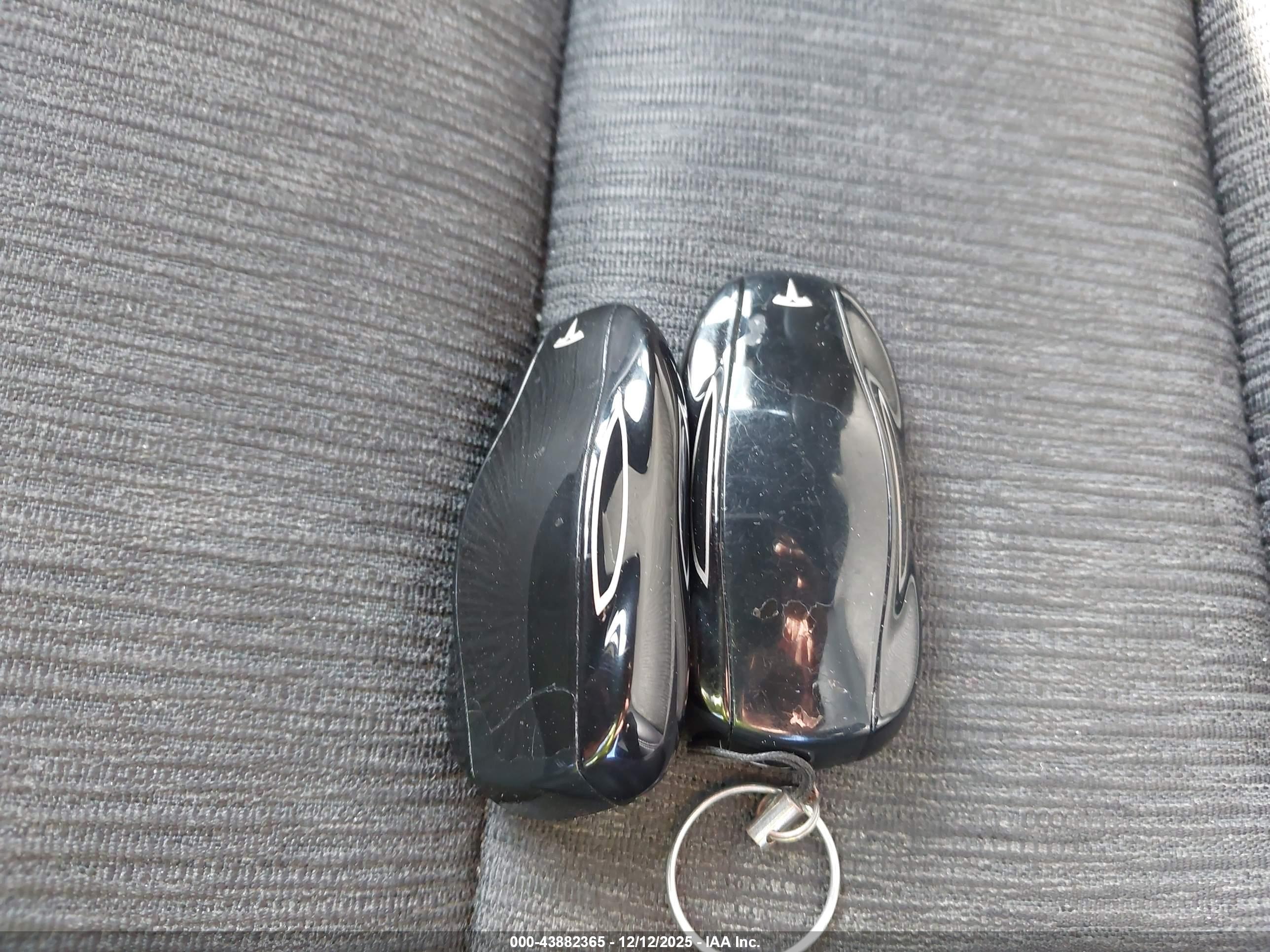 TESLA MODEL image 11