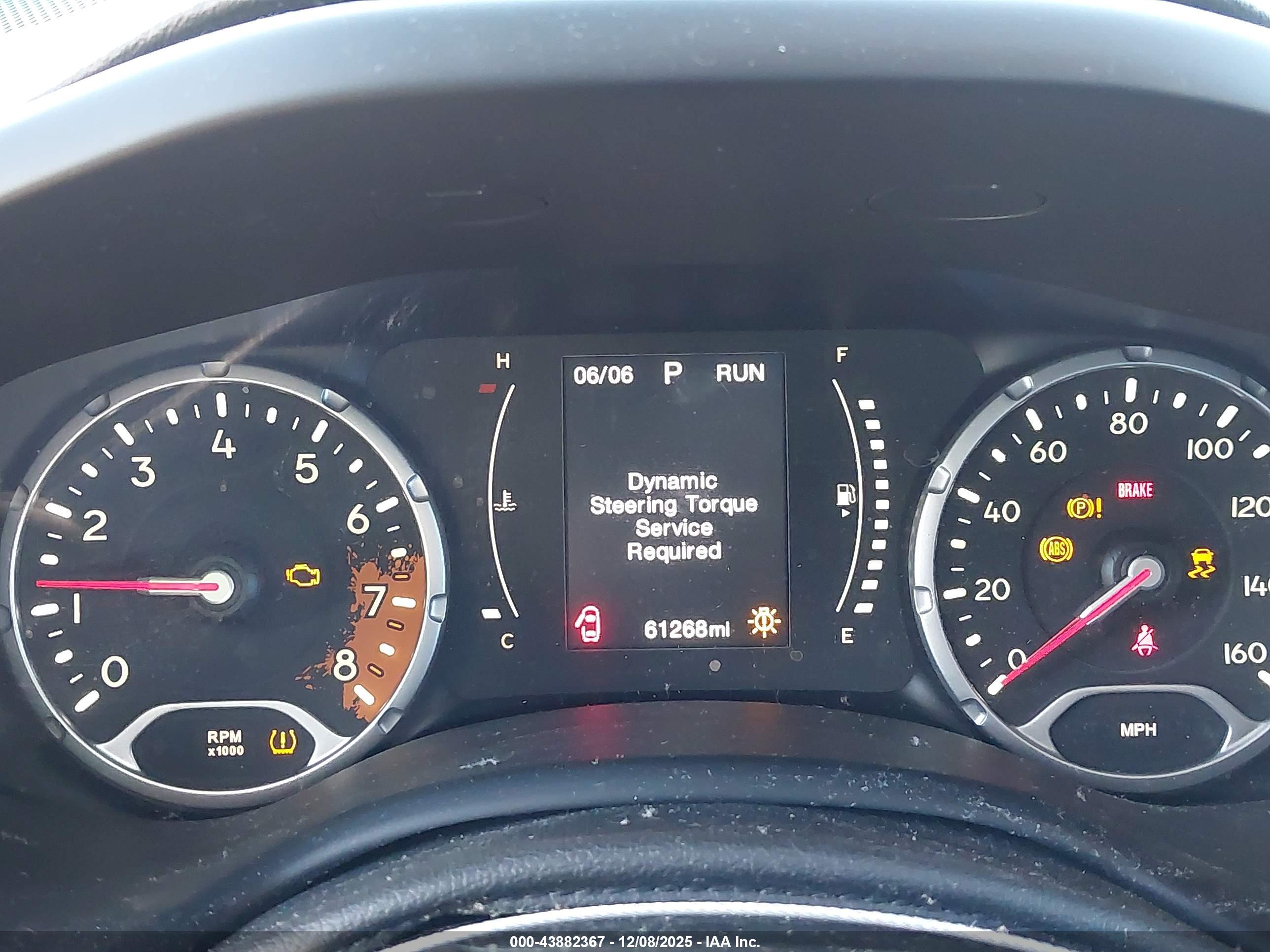 JEEP RENEGADE image 7