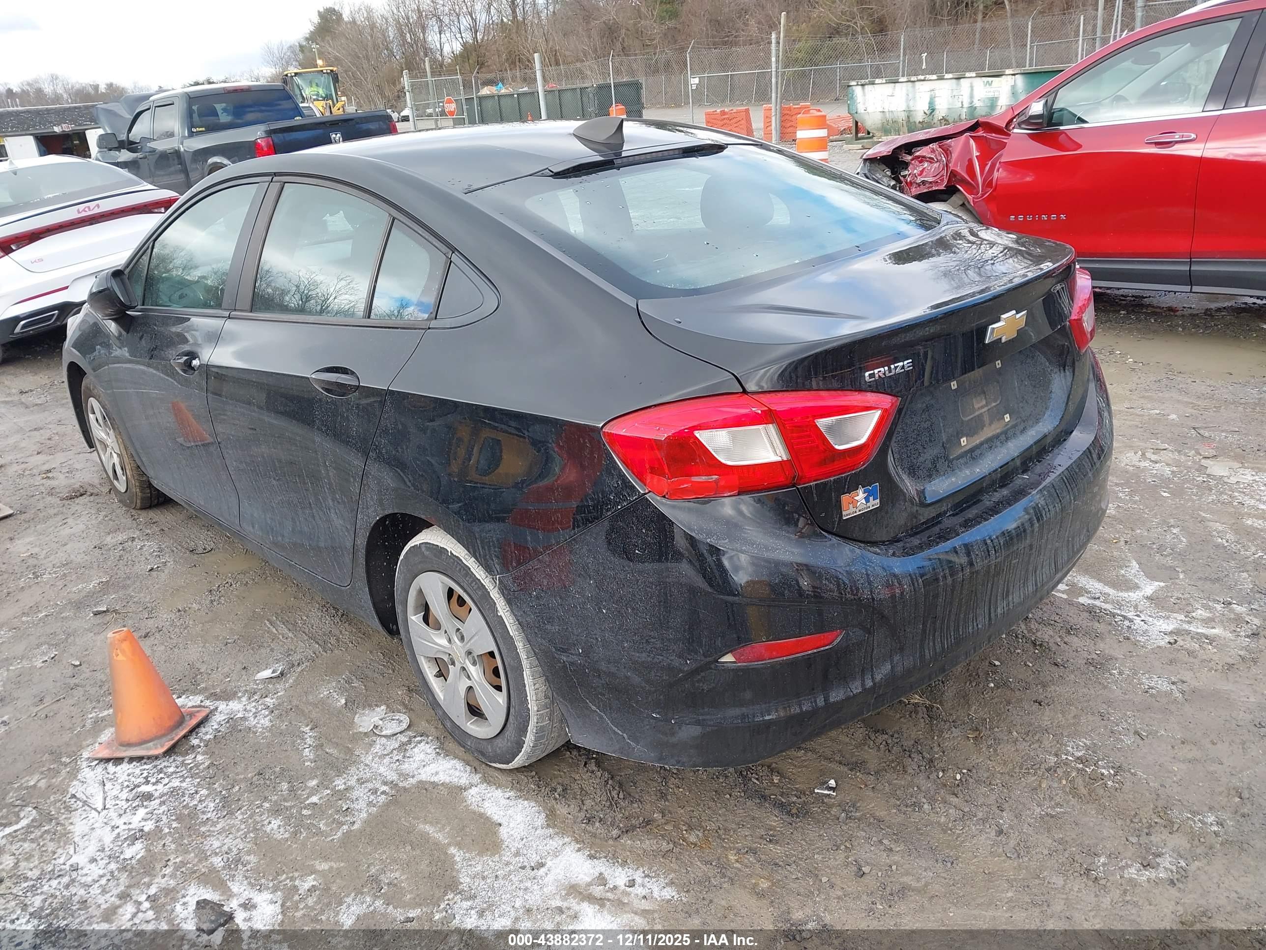CHEVROLET CRUZE image 3