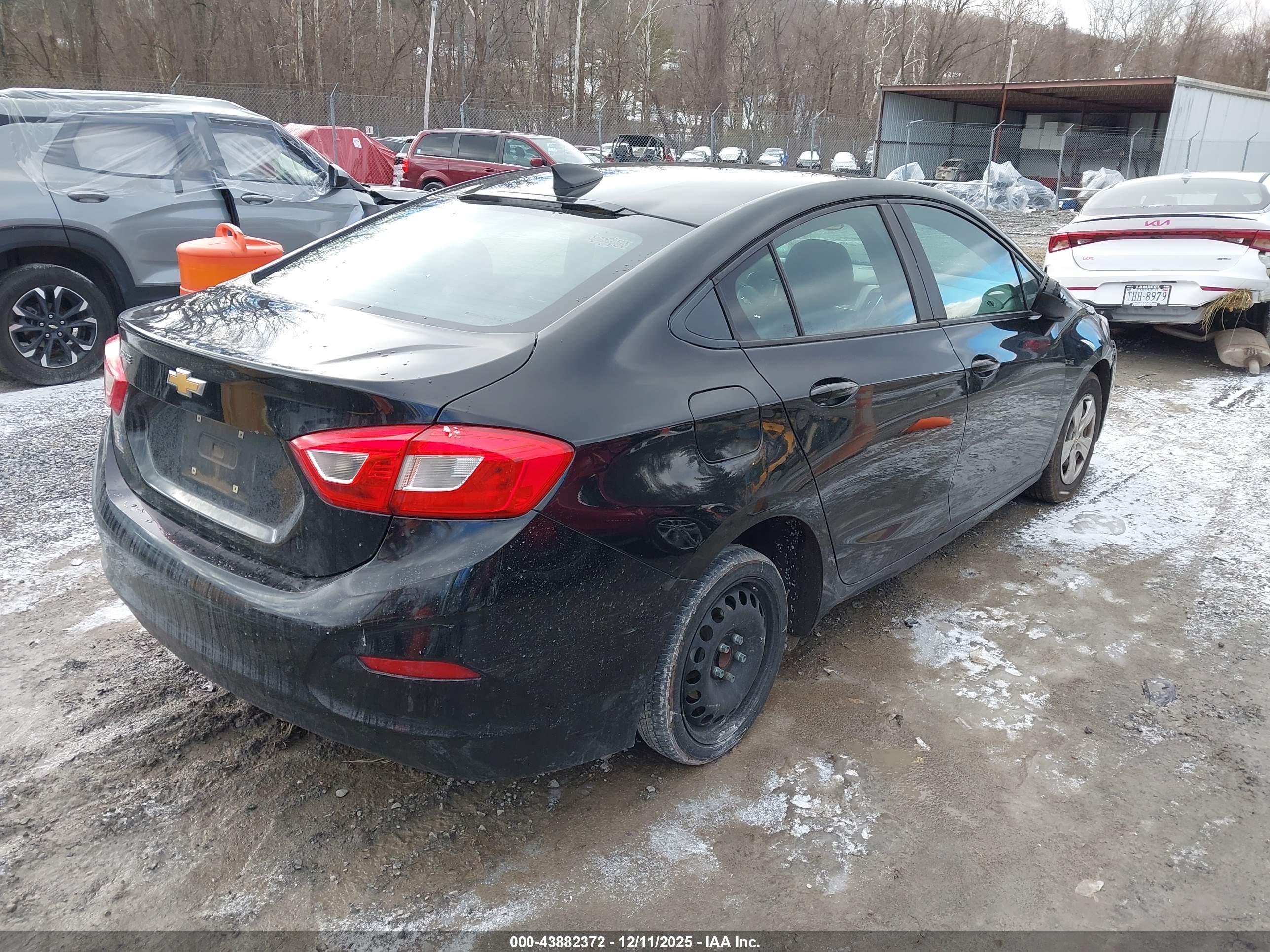 CHEVROLET CRUZE image 4