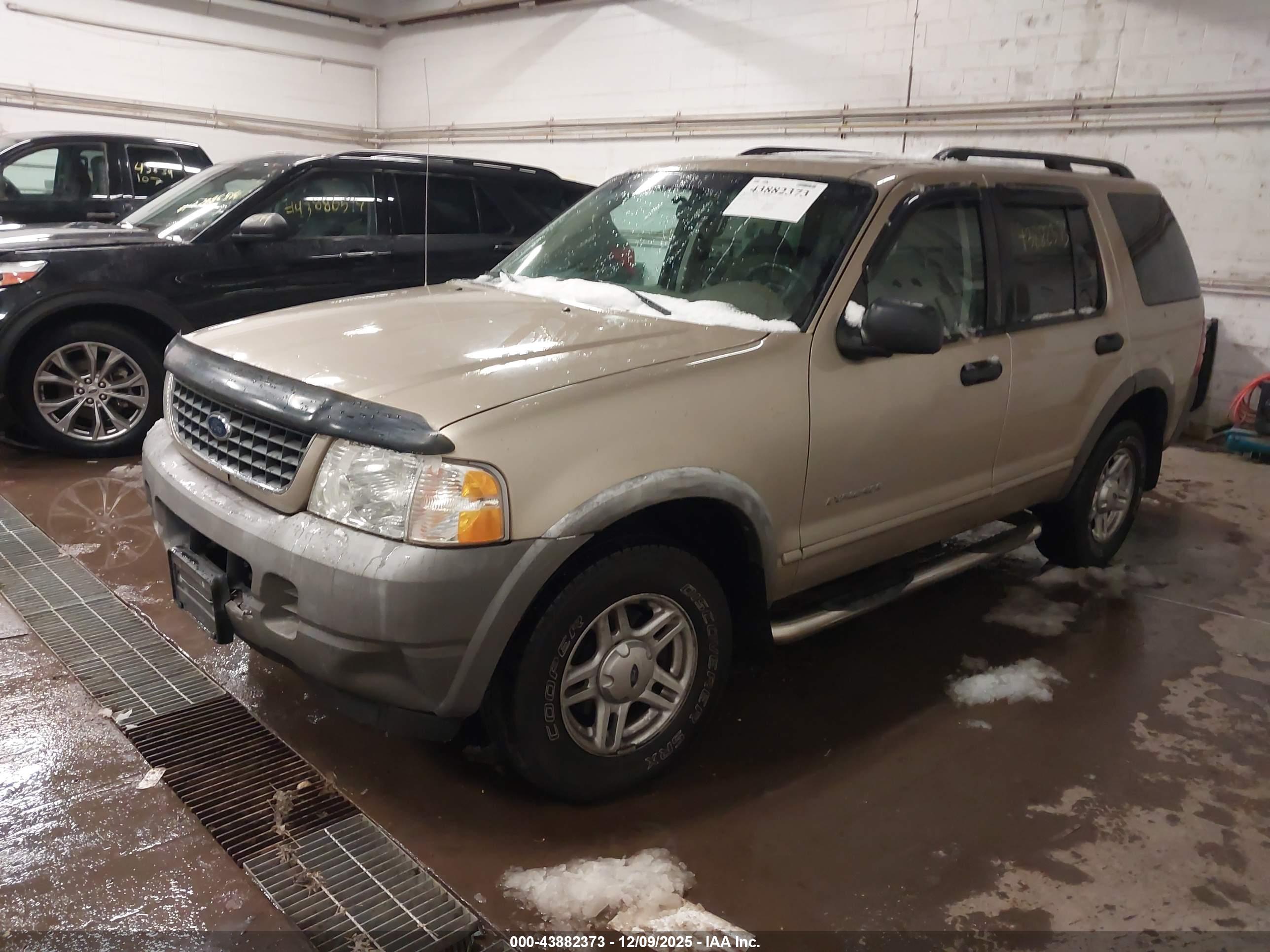 FORD EXPLORER image 2