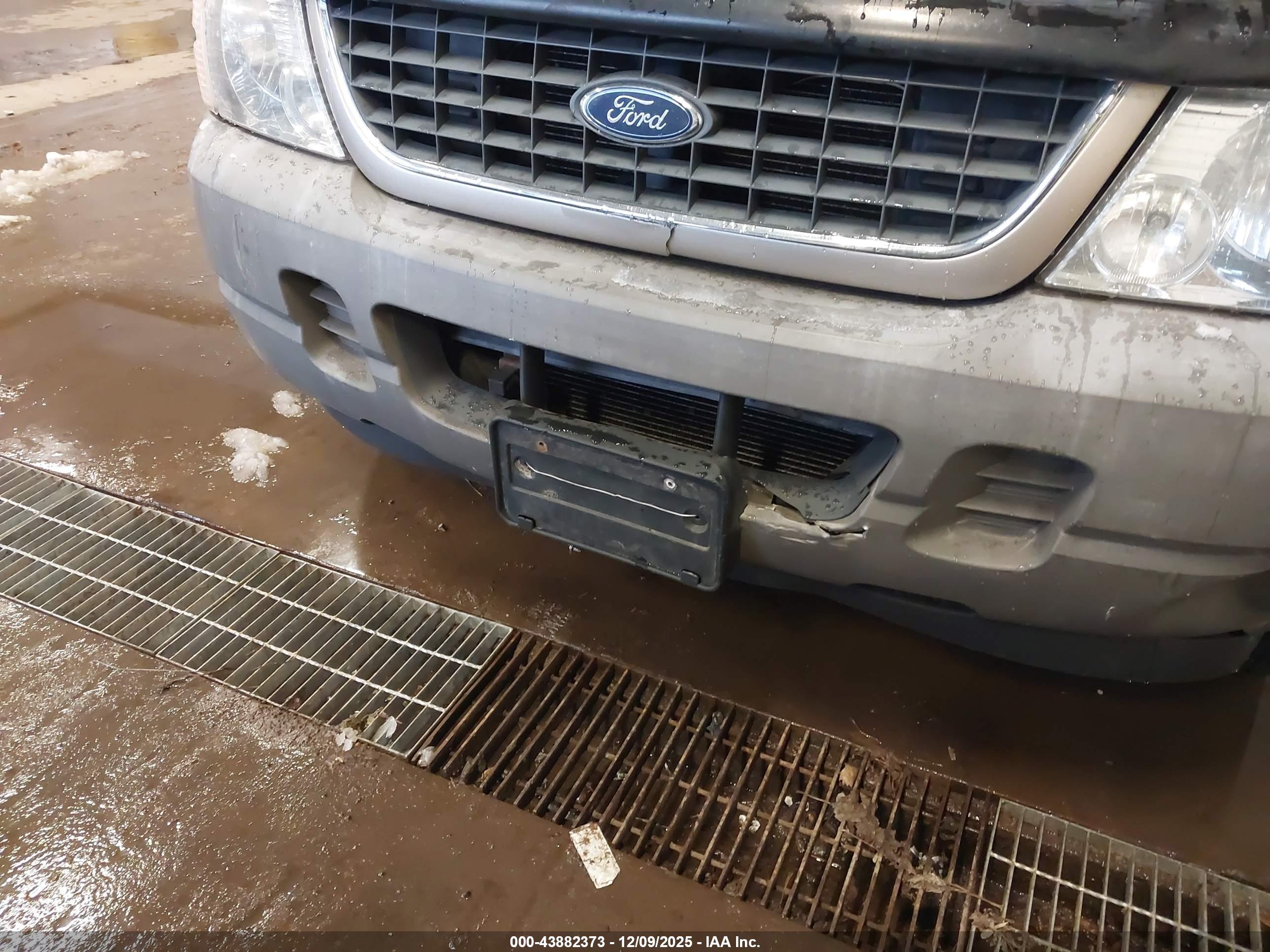 FORD EXPLORER image 6