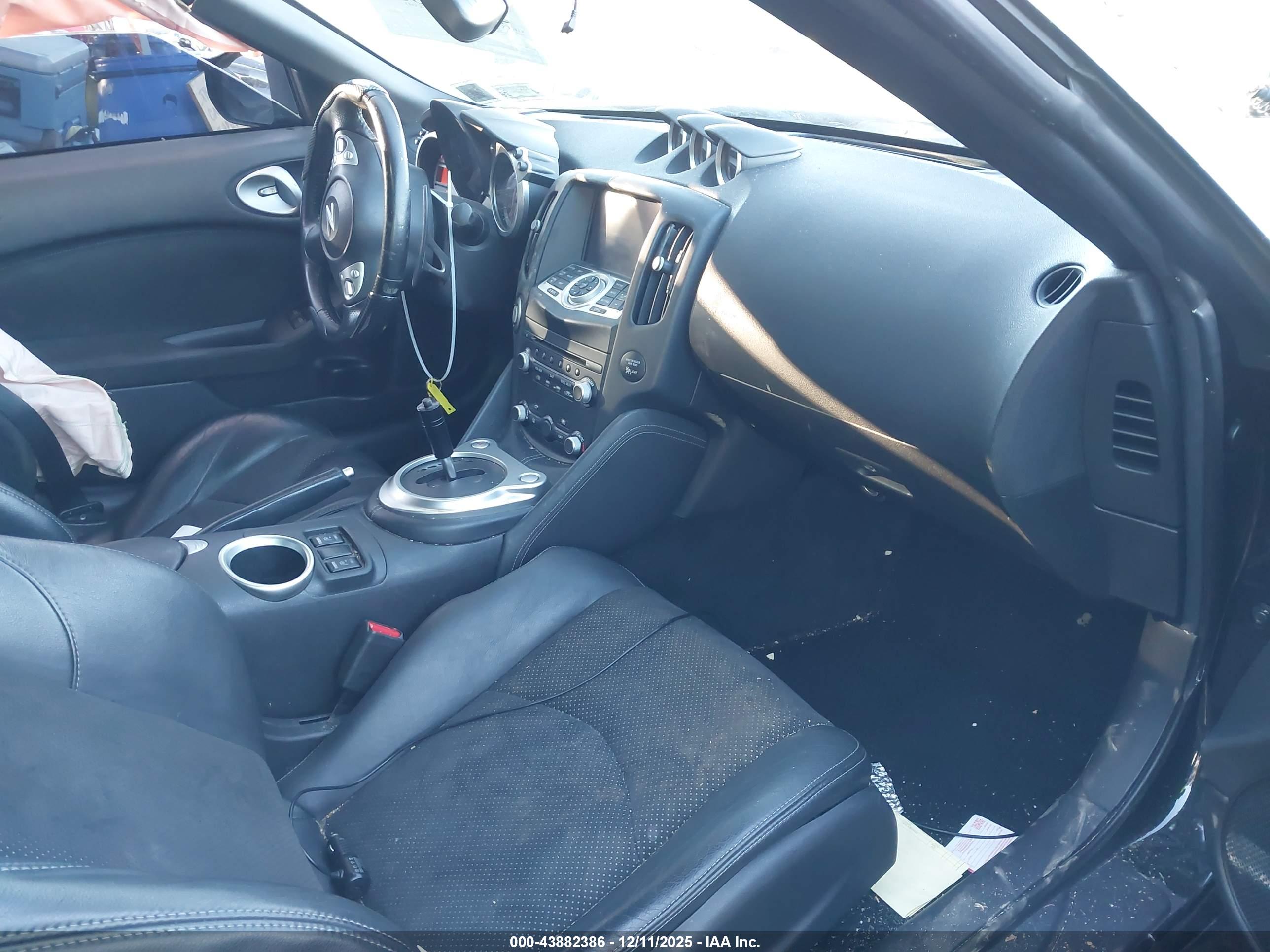 NISSAN 370Z image 5