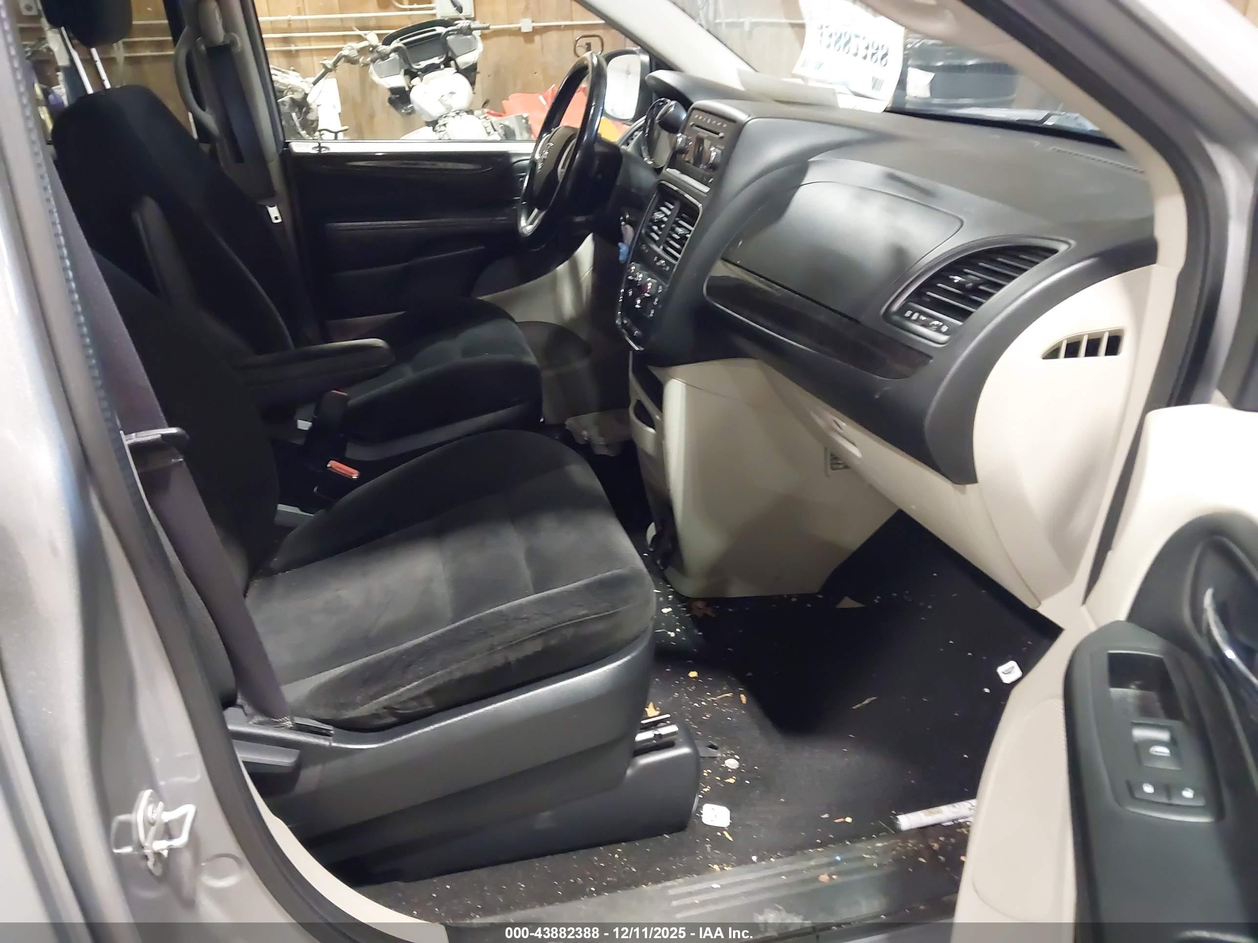 DODGE GRAND image 5