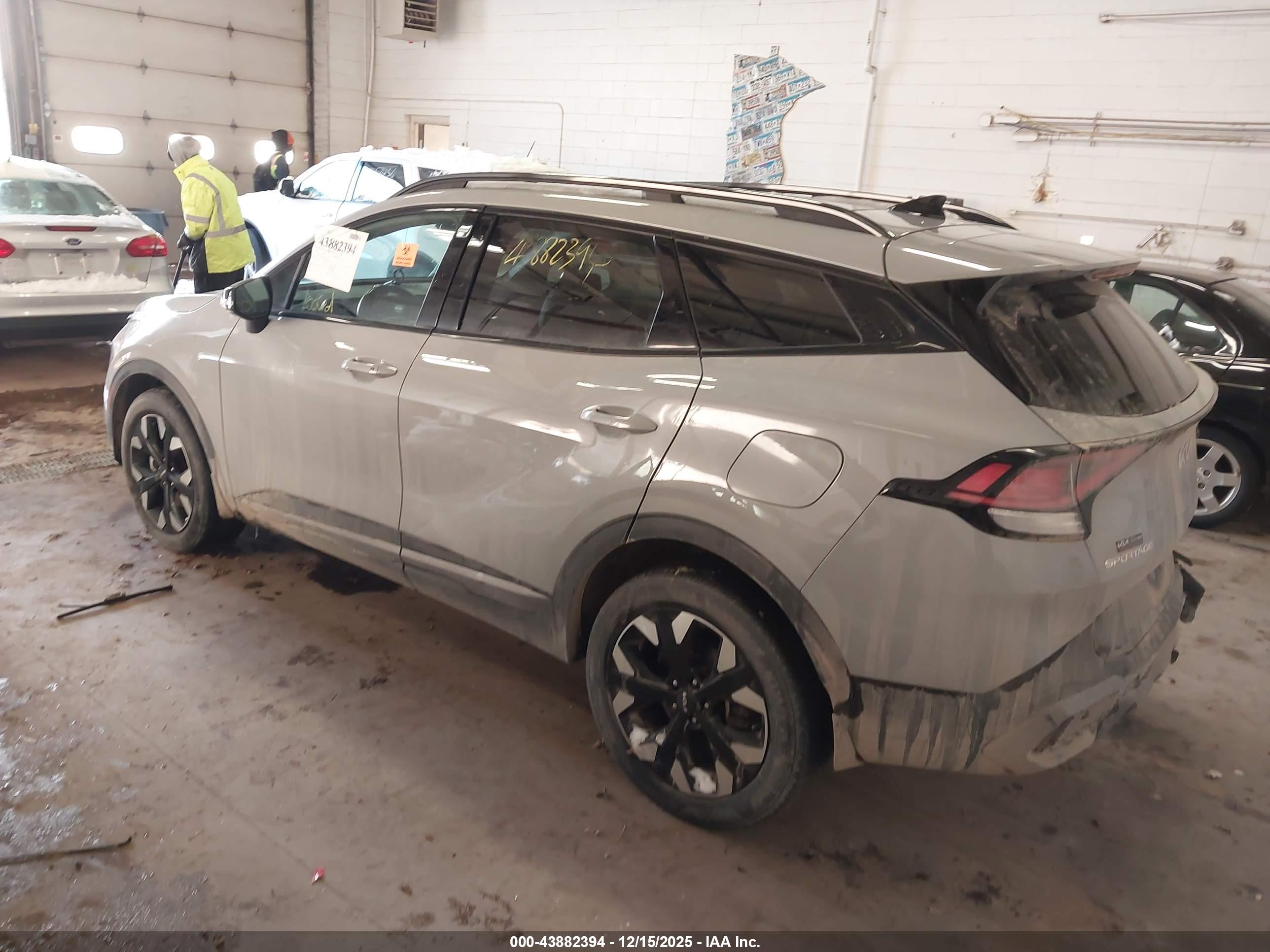 KIA SPORTAGE image 3