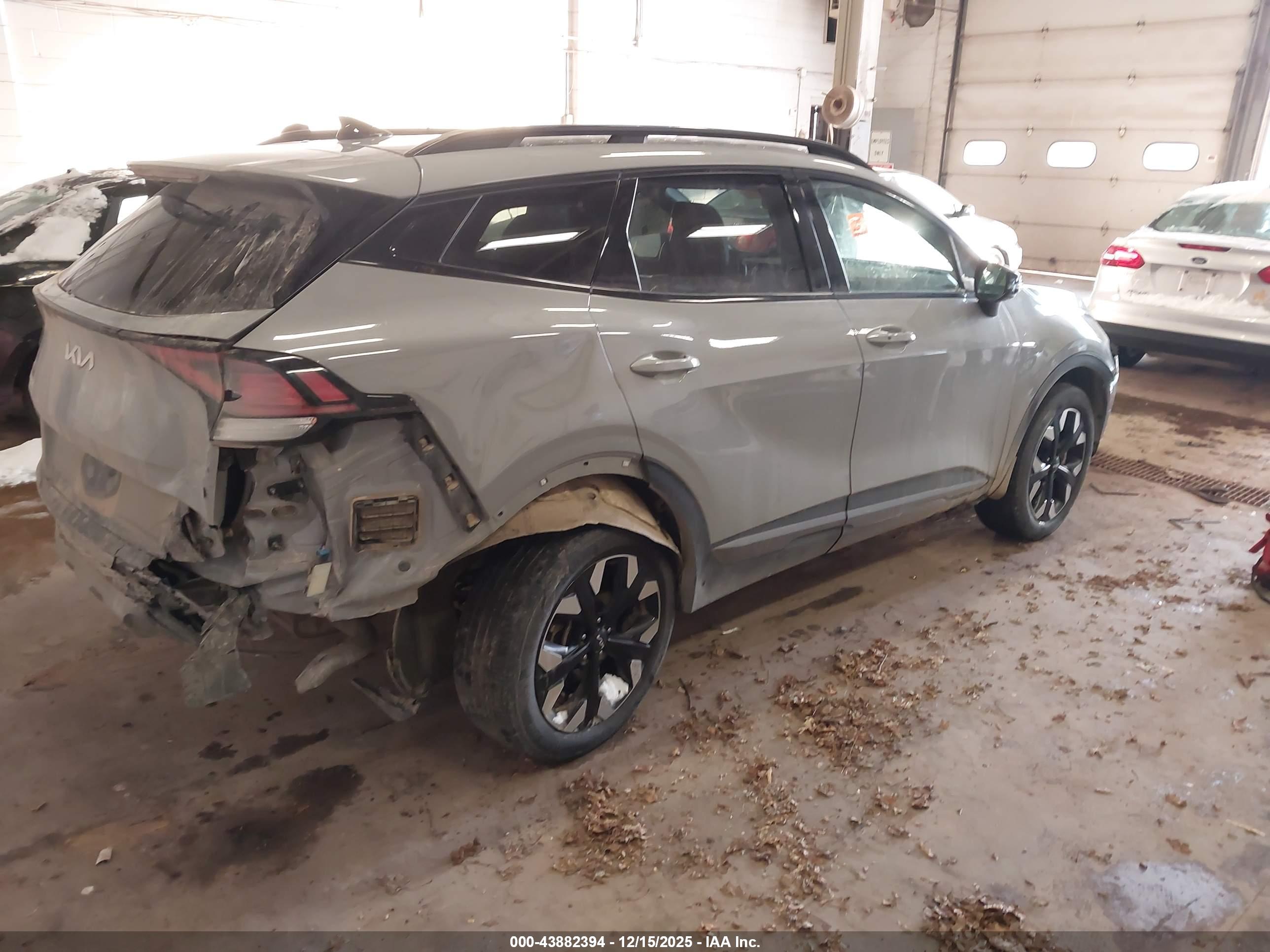 KIA SPORTAGE image 4