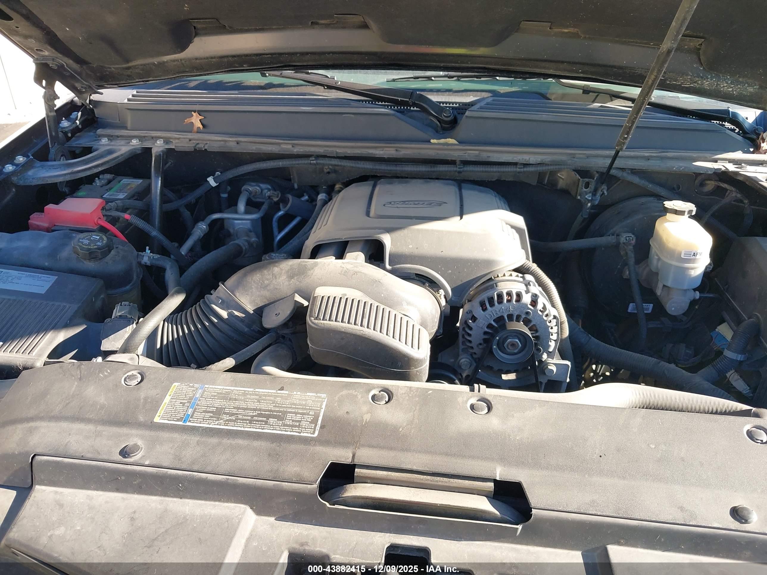 CHEVROLET SUBURBAN image 10
